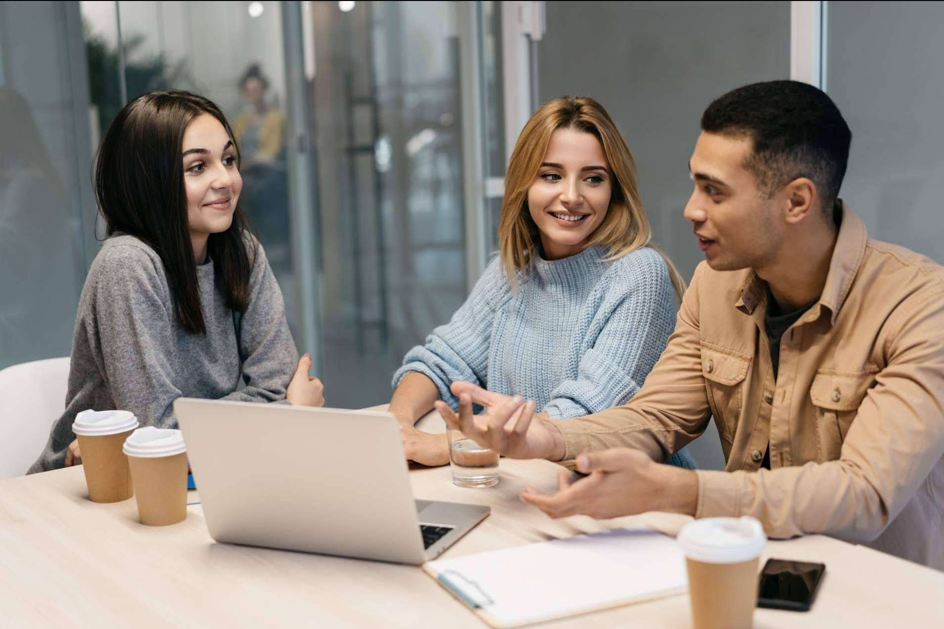 La escuela de idiomas TLCdénia permite learn spanish in Spain