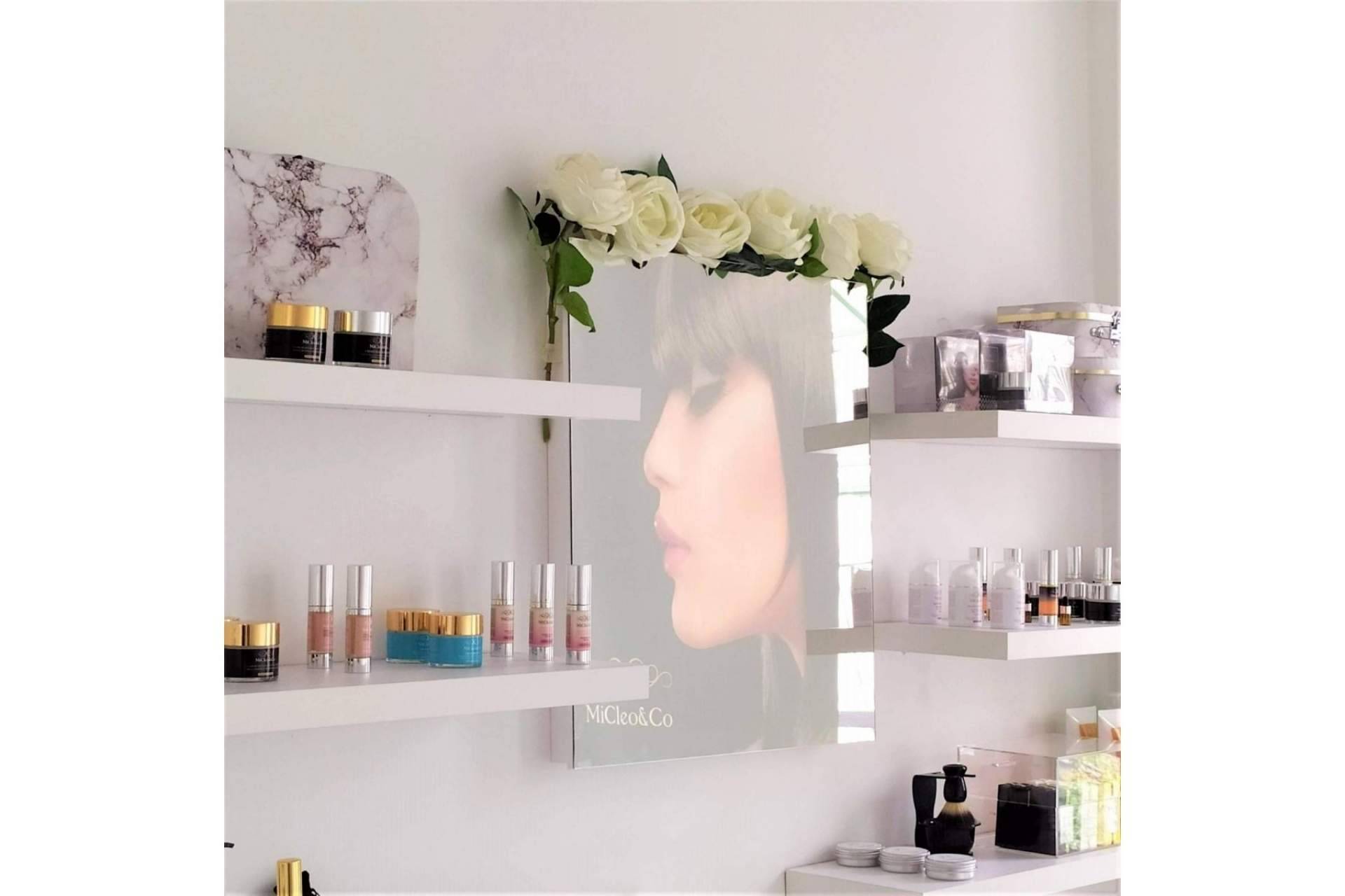 Tratamiento facial antimanchas para lograr una piel de porcelana y otros tratamientos faciales icónicos de MiCleo&Co