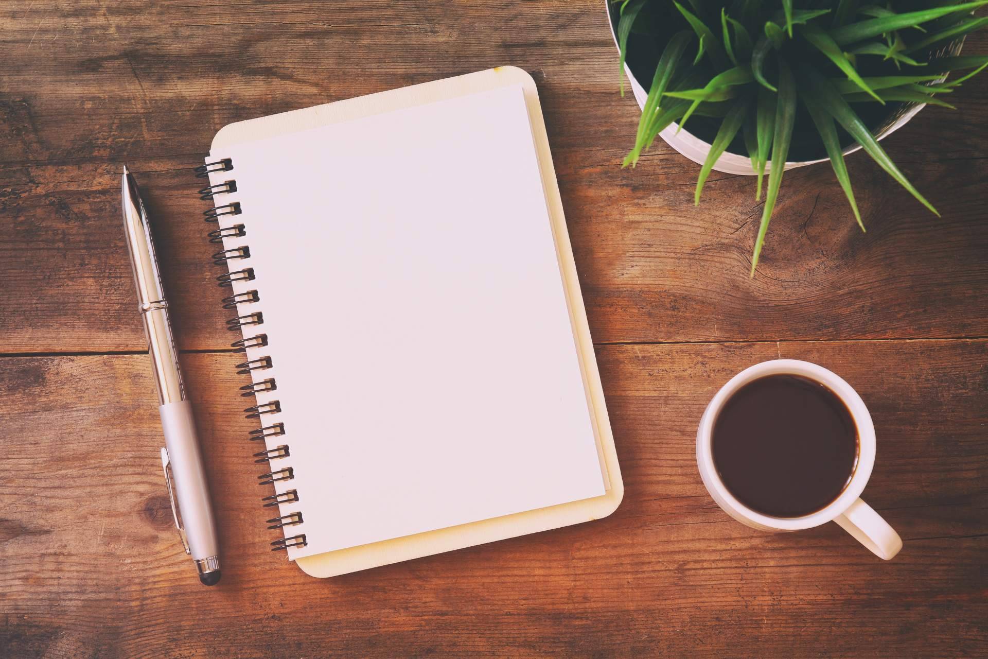 Libretas personalizadas y otros regalos publicitarios de RegaloEmpresas para reforzar el branding