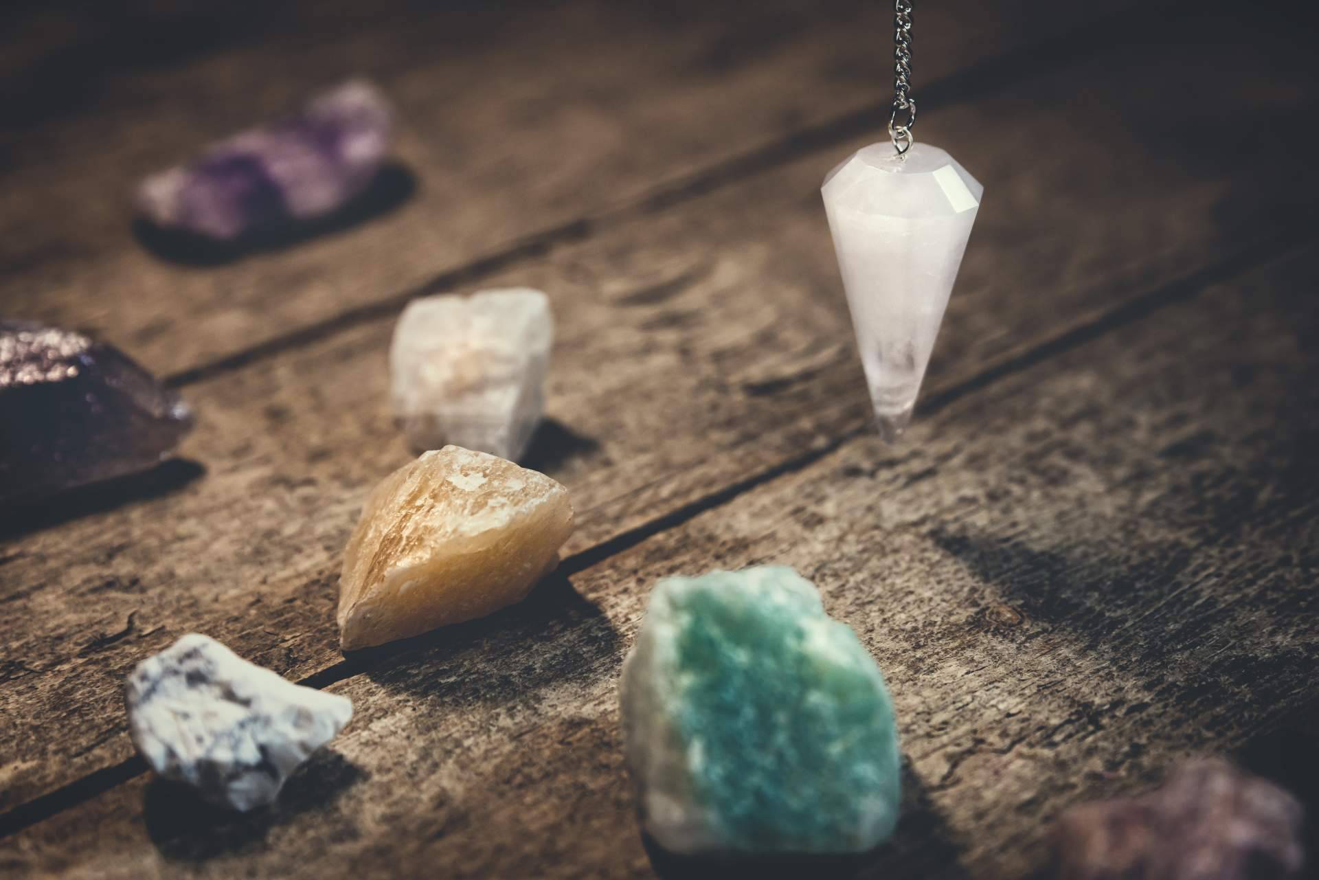 ¿Qué ofrece la tienda de minerales Tierra de Gemas?
