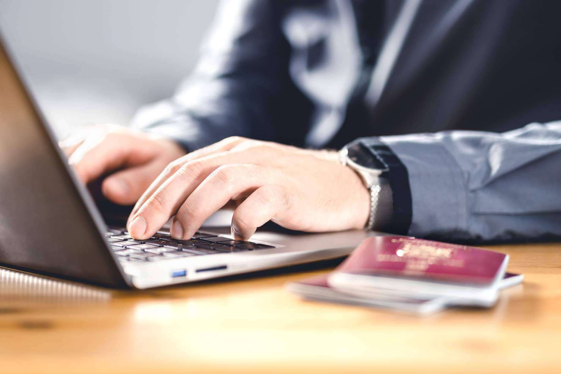 Migrow ofrece recursos contra denegaciones de visados por los consulados españoles