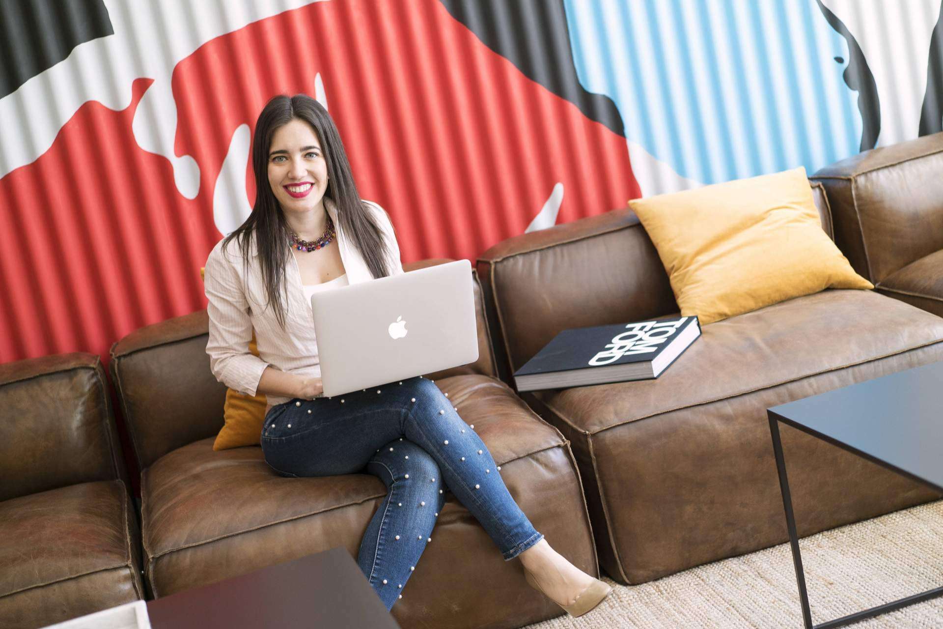 Emprendimiento digital con el programa en español del máster Lanza Tu Negocio