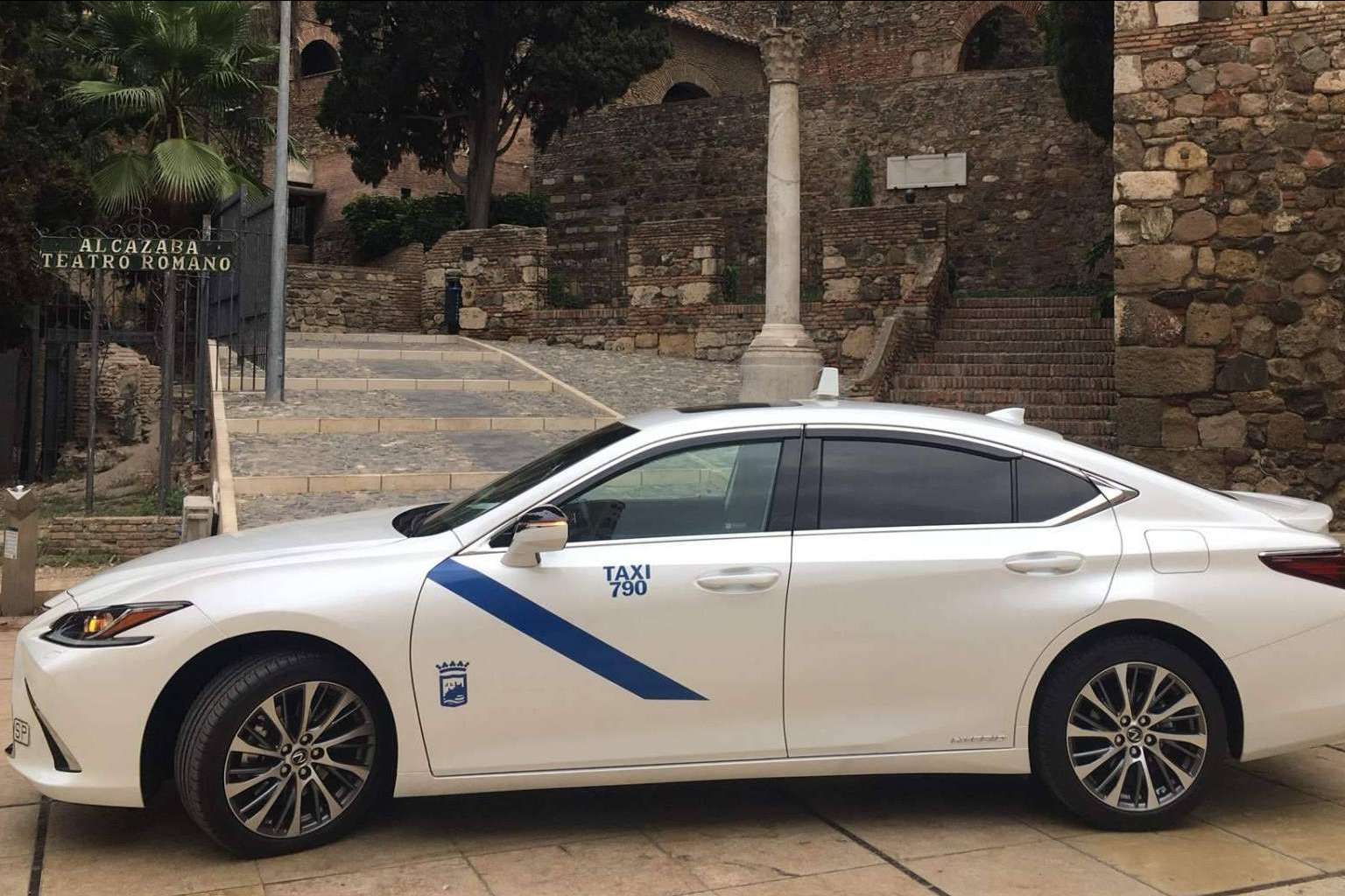 ¿Qué ofrece Taxi Málaga Airport Charly transfer 24 hours?, los servicios de taxi en Málaga