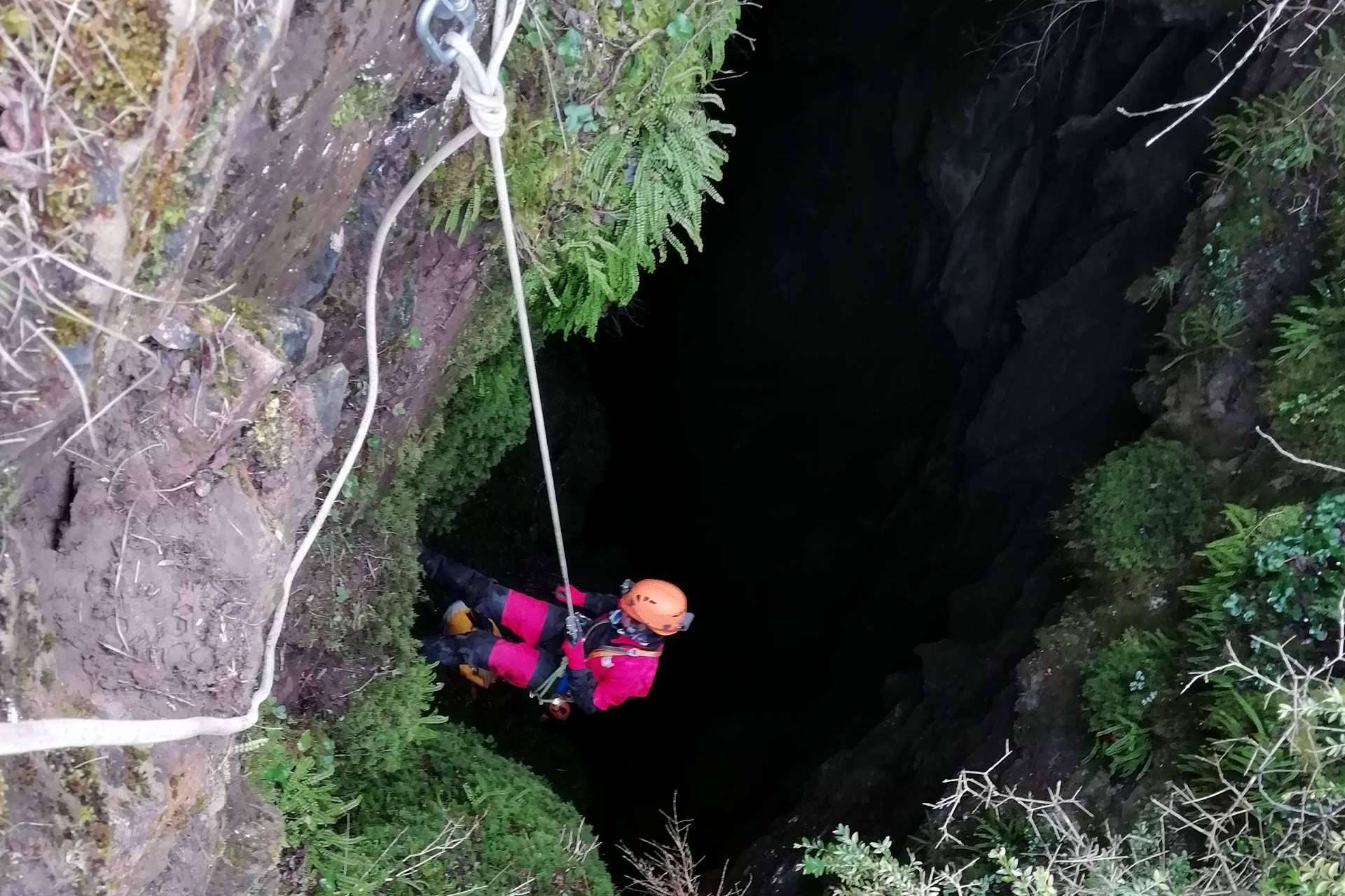 Vertical Challenge ofrece un curso de formación de iniciación a la espeleología que empieza el mes de noviembre