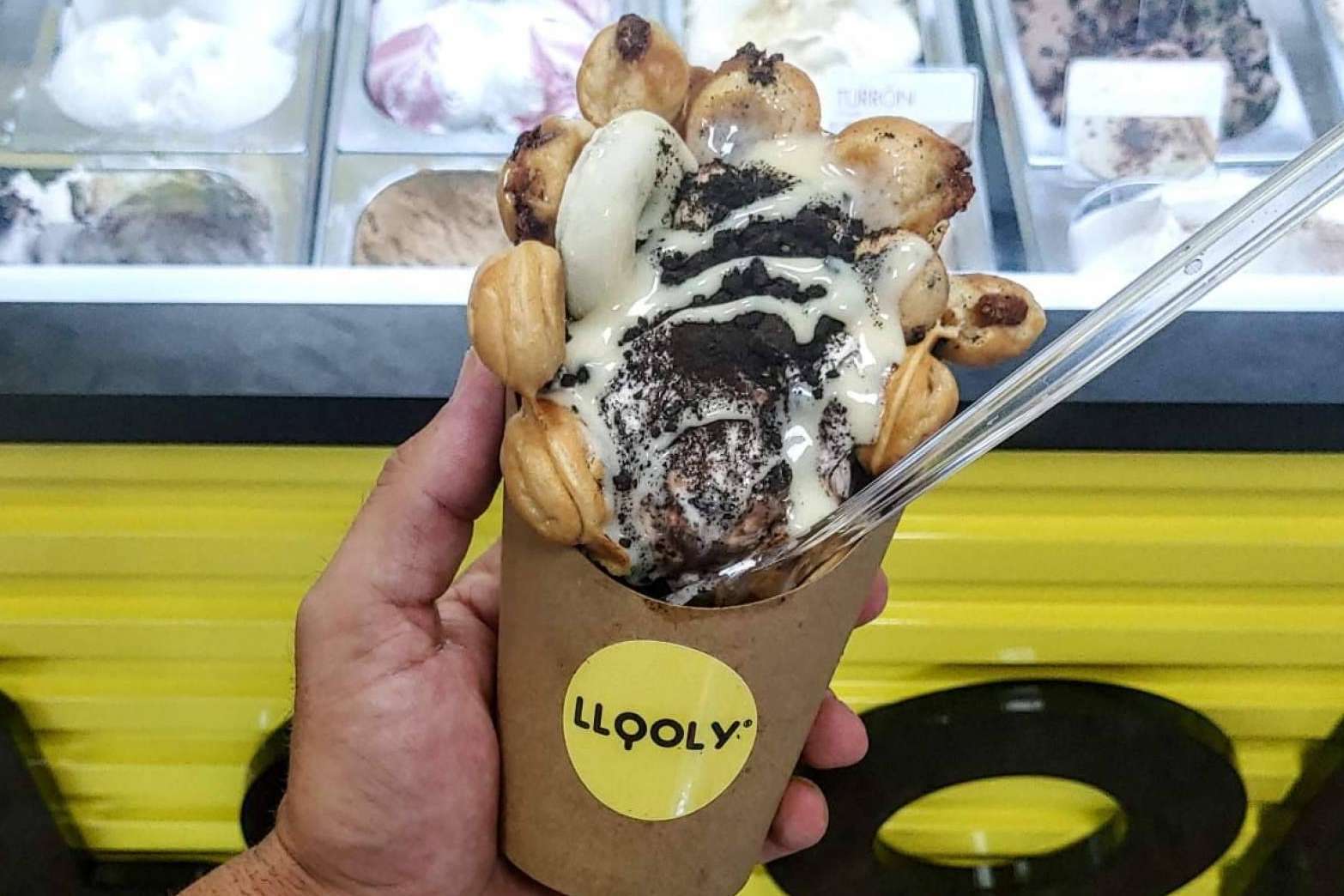 La elaboración de ice rolls y bubble waffles, un negocio que sube como las burbujas, de LLOOLY conquista el mercado
