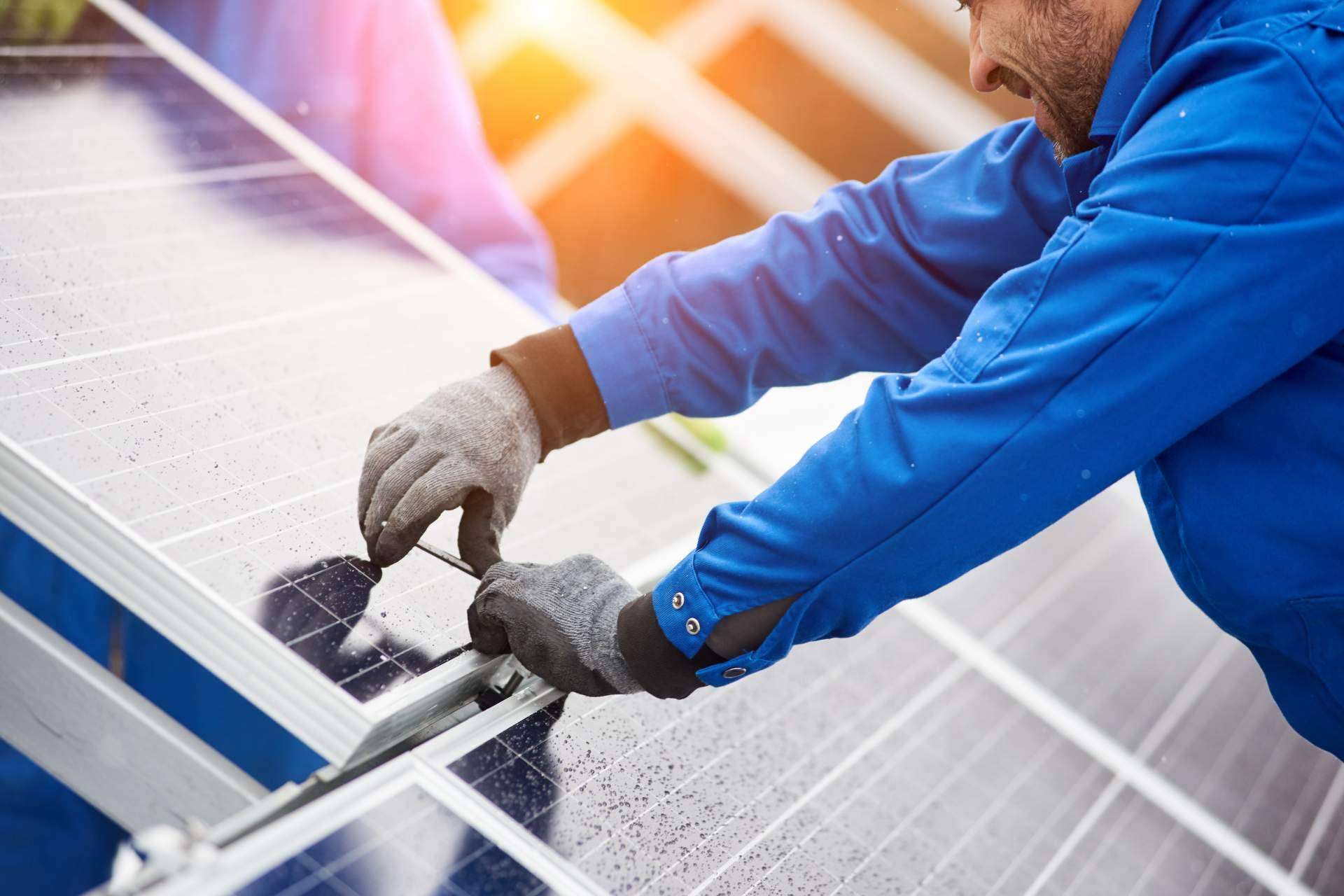 ¿Cuál es el engaño de los vendedores de energía solar según Solar Energy?
