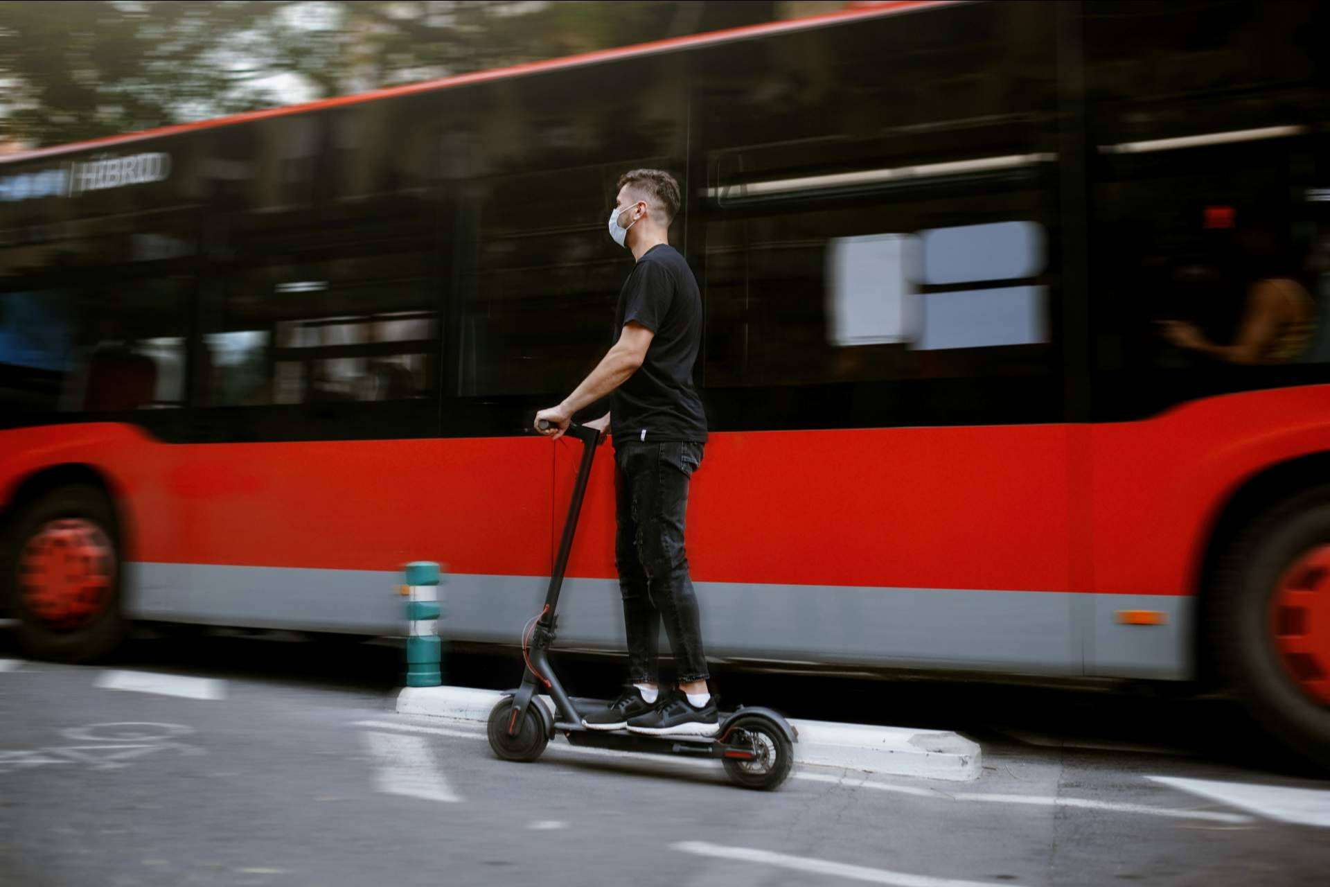 LYNX, la compañía de alquiler de patinetes eléctricos en Barcelona que destaca por las buenas opiniones de los clientes