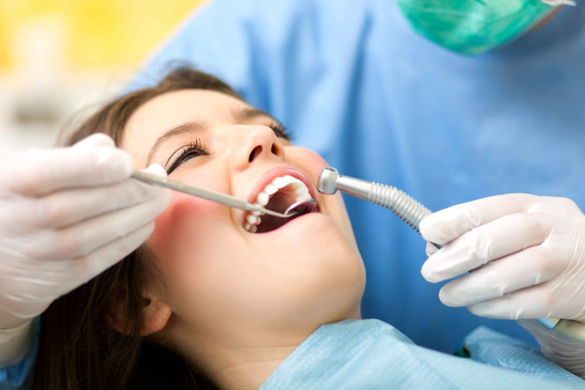 Tecnología y profesionalidad en odontología estética en Sevilla con Clínicas Dental Bell