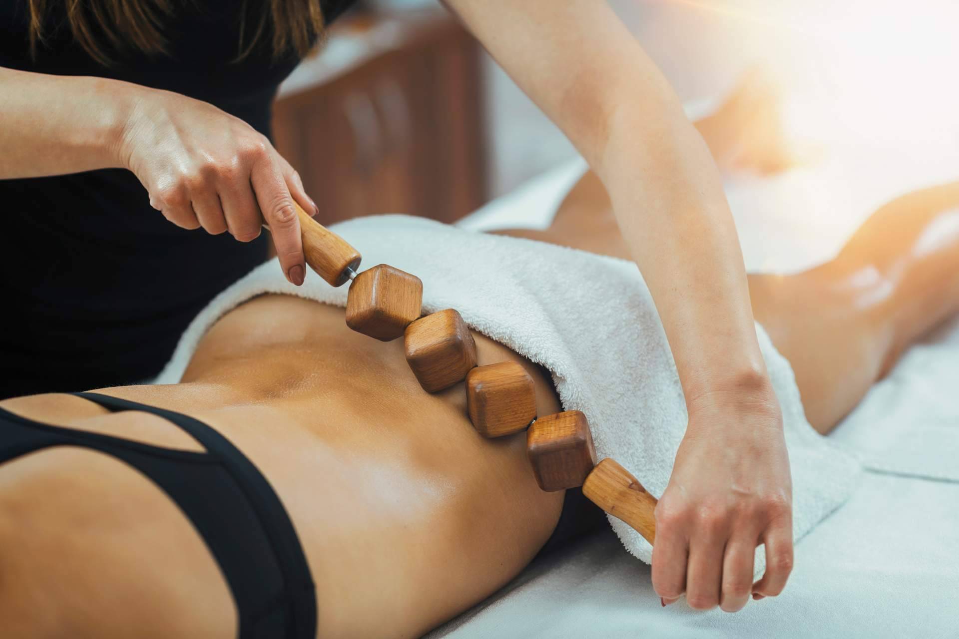 Tratamiento de maderoterapia corporal en Crina Rus Beauty Center