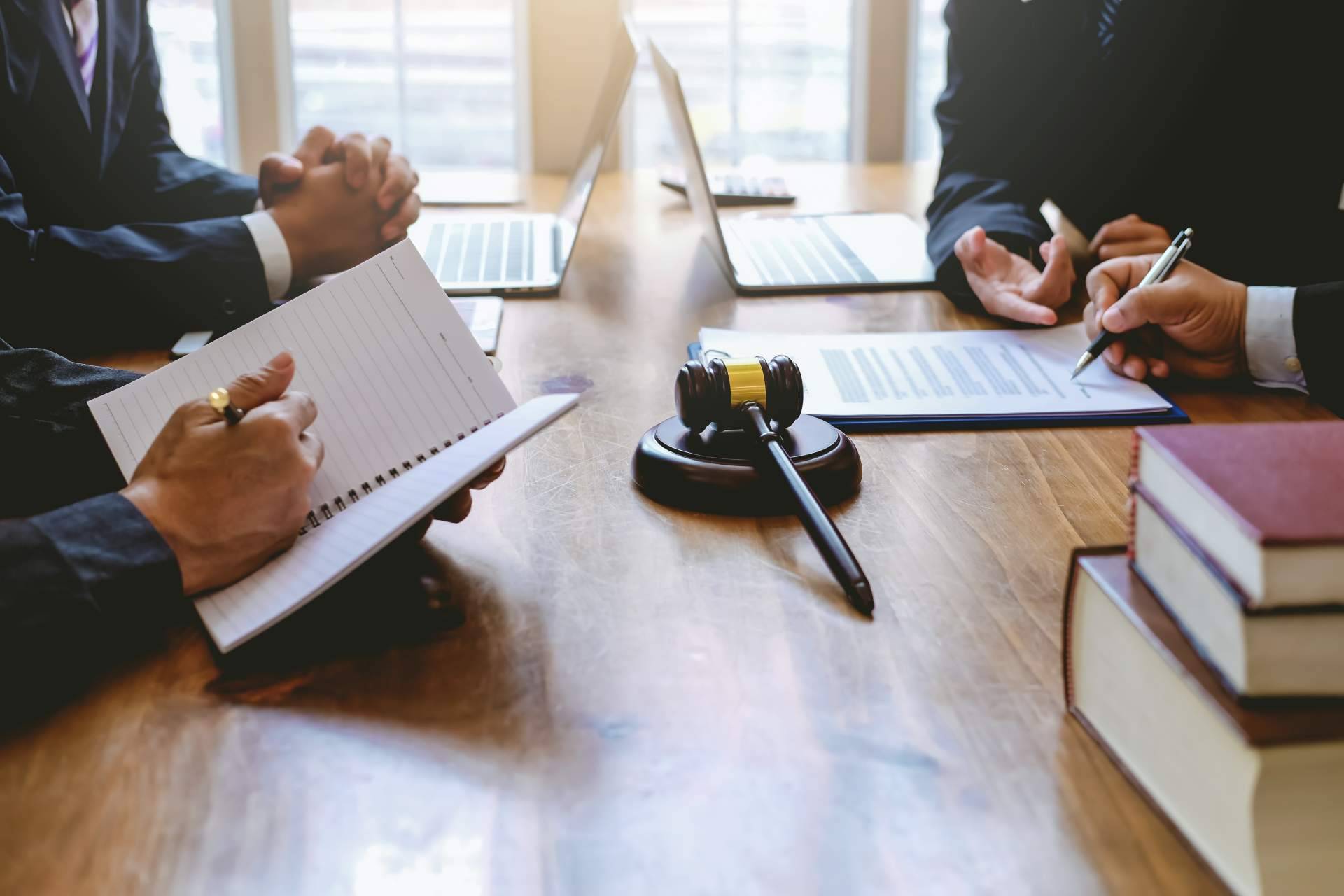 Vincenzo Piccolo ofrece servicios de asesor legal y AML de crypto business