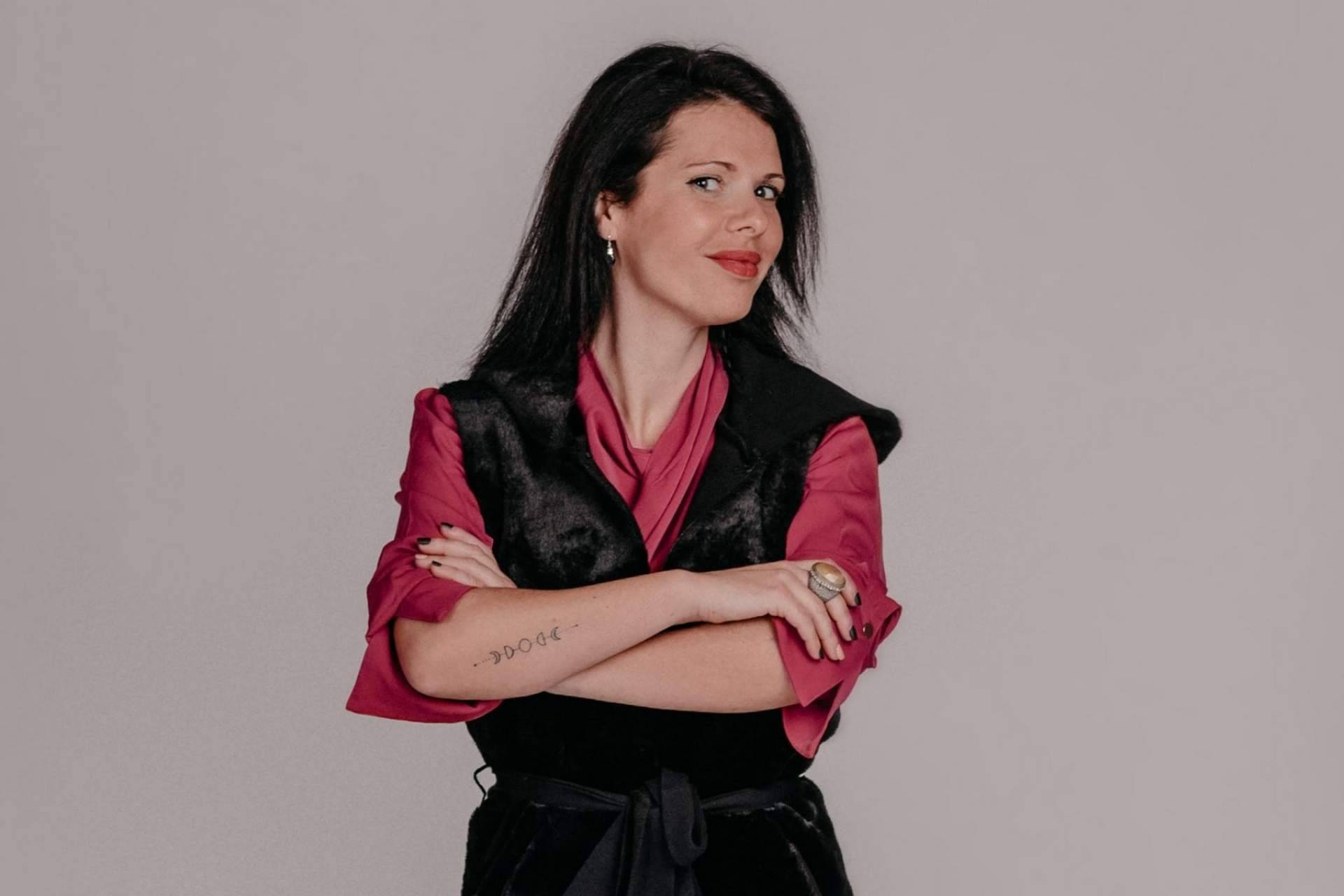 Nessita Arauz explica qué se esconde tras la dependencia emocional en su masterclass de empoderamiento