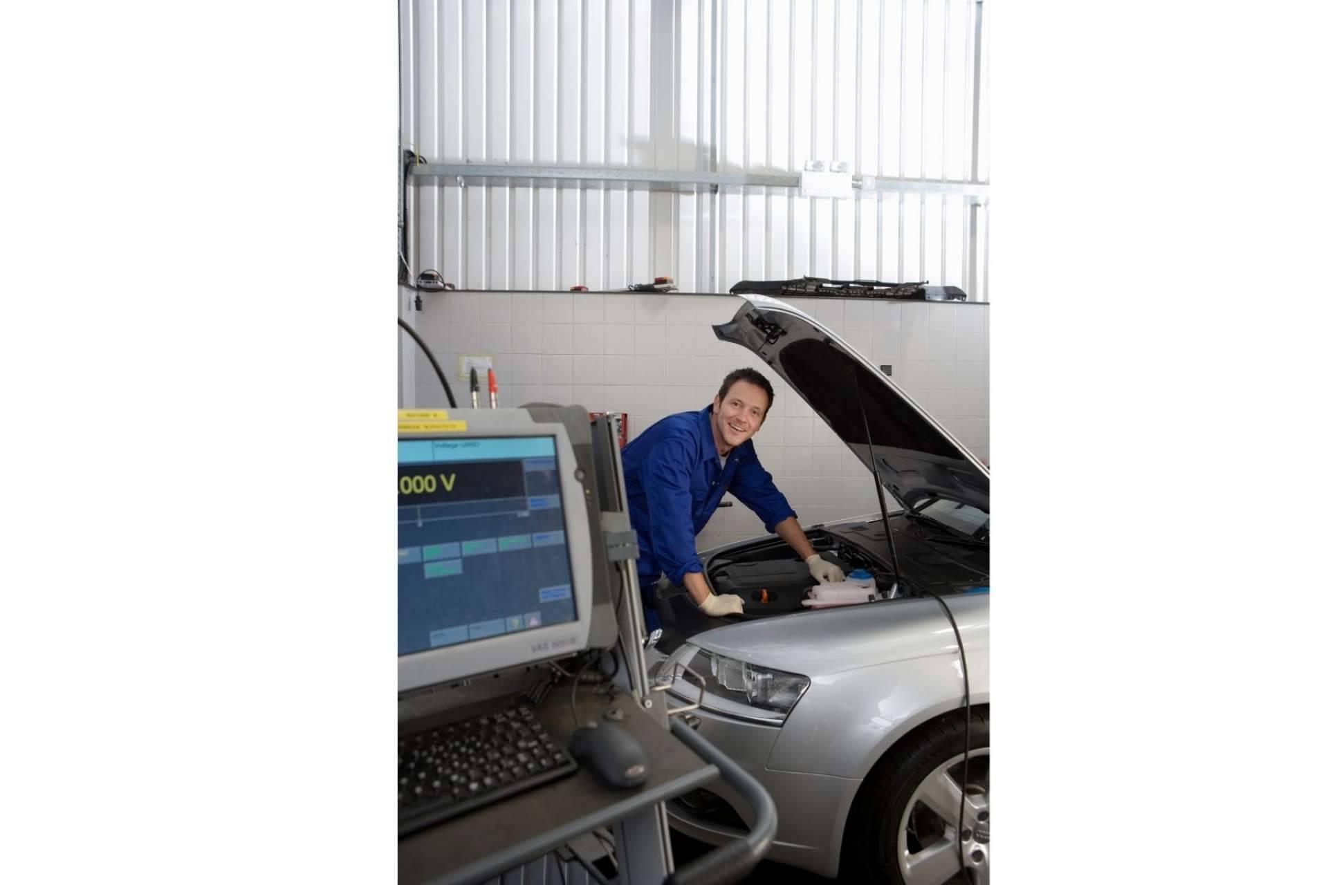 Arreglatelo dispone en su stock de una de las mejores máquinas de diagnóstico profesional para coches, camiones y autobuses