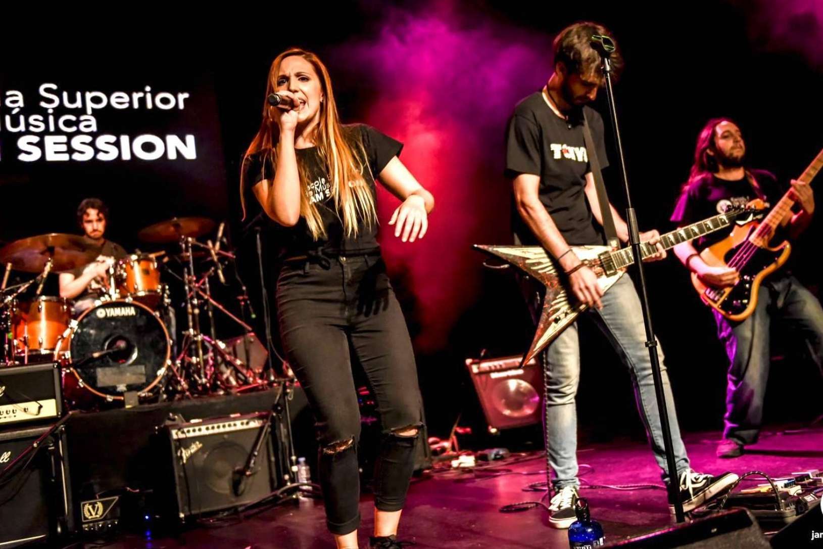 La Escuela Superior de Música Jam Session imparte el Grado Universitario de Interpretación en el ámbito del rock, músicas urbanas y tendencias