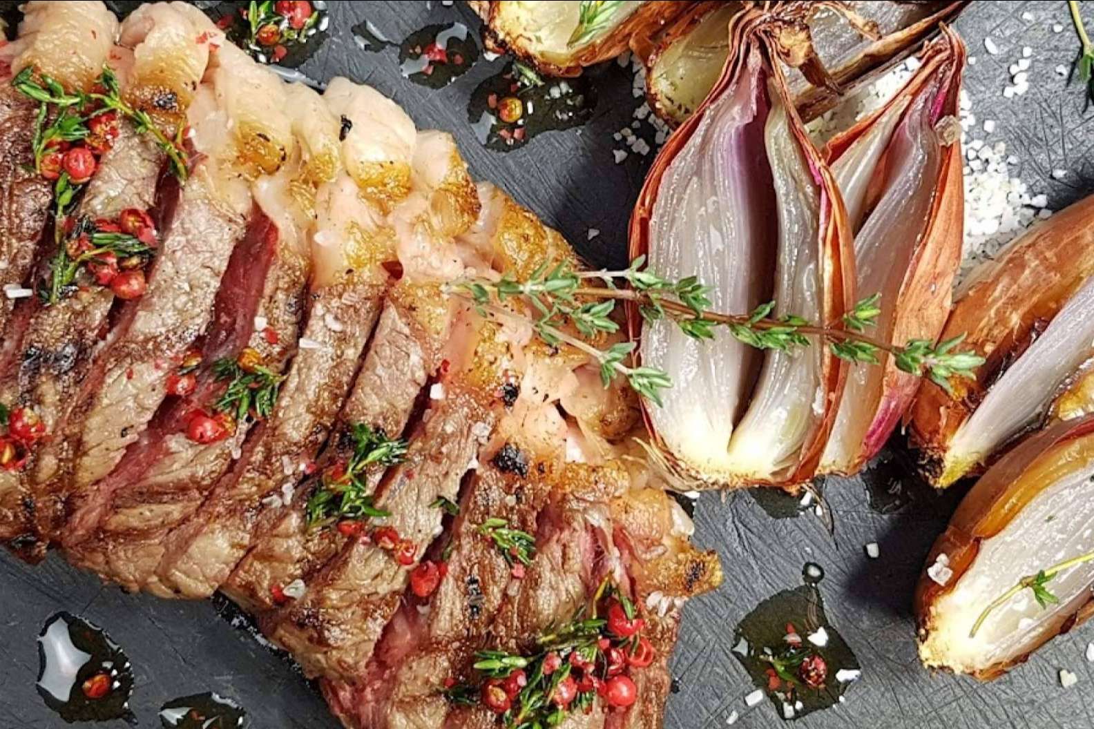 Encontrar proveedores locales y productos de km 0 es posible en la cocina de Vic Brasería BCN, especializado en brasa catalana