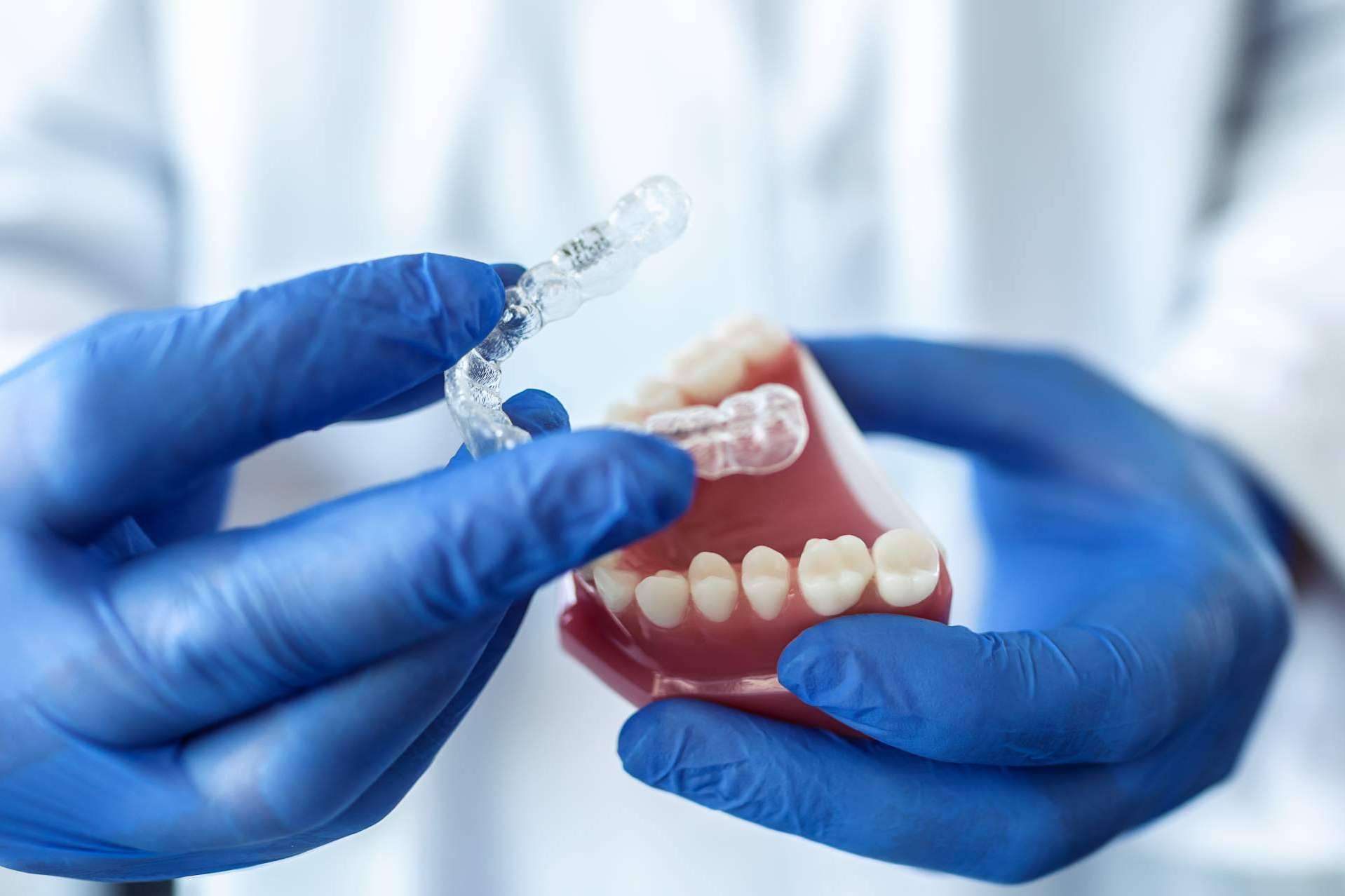 El Certificado de Calidad DentalQuality® sirve para distinguir los centros recomendados con servicios de ortodoncia invisible