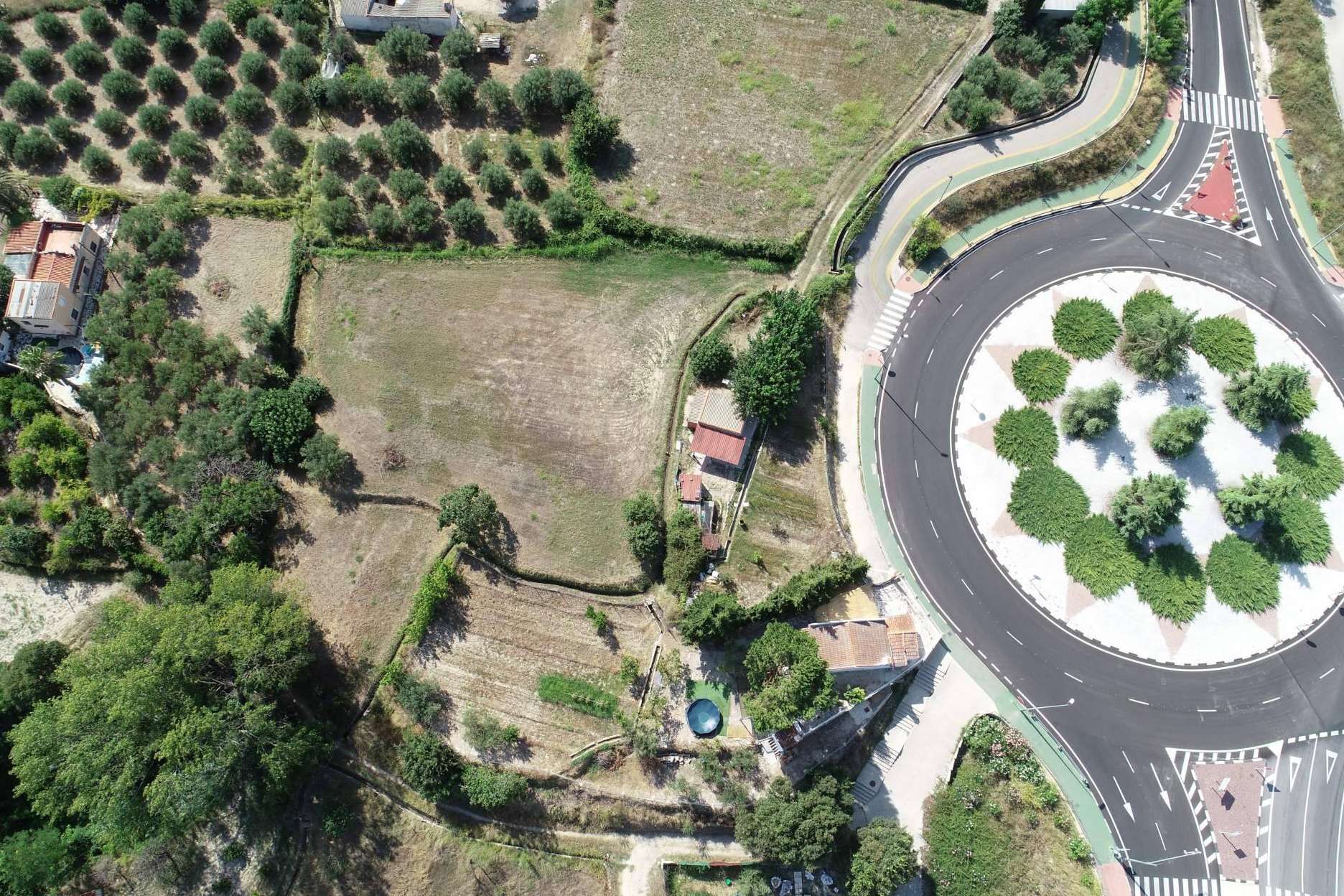 La topografía o la producción audiovisual con dron son usos muy comunes de este sistema, según Aeroescuela Xtreme