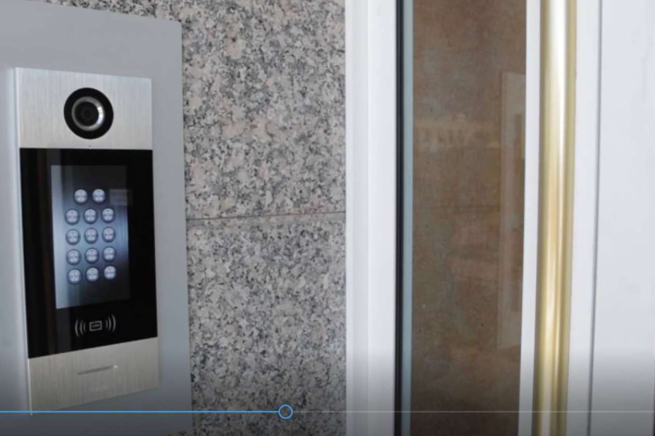 Instalación de vídeoportero en comunidad de vecinos ​de la mano de Sat Vallès
