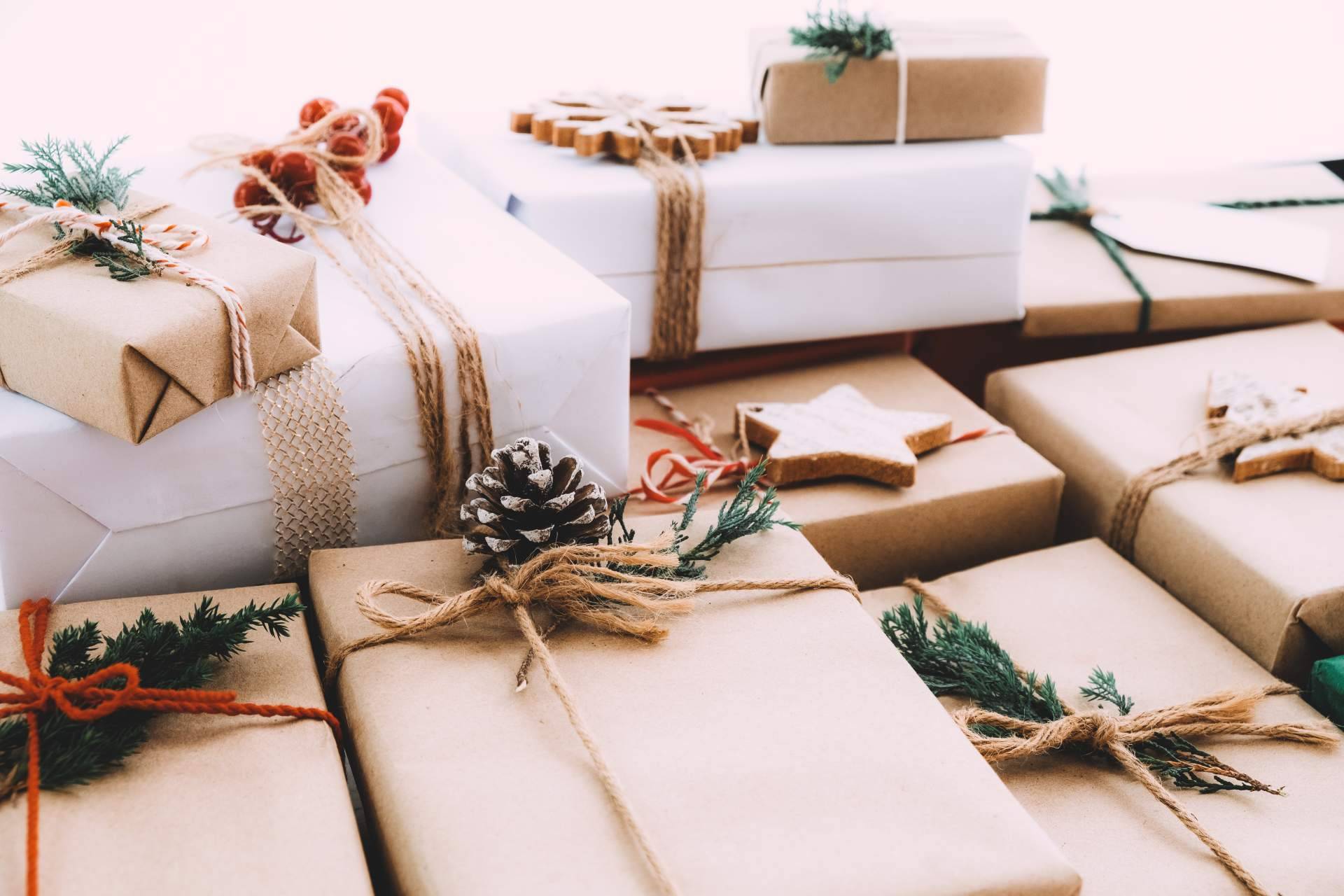 Belleza, salud y sonrisa en los packs navideños de regalos de Cosmetics Tenerife