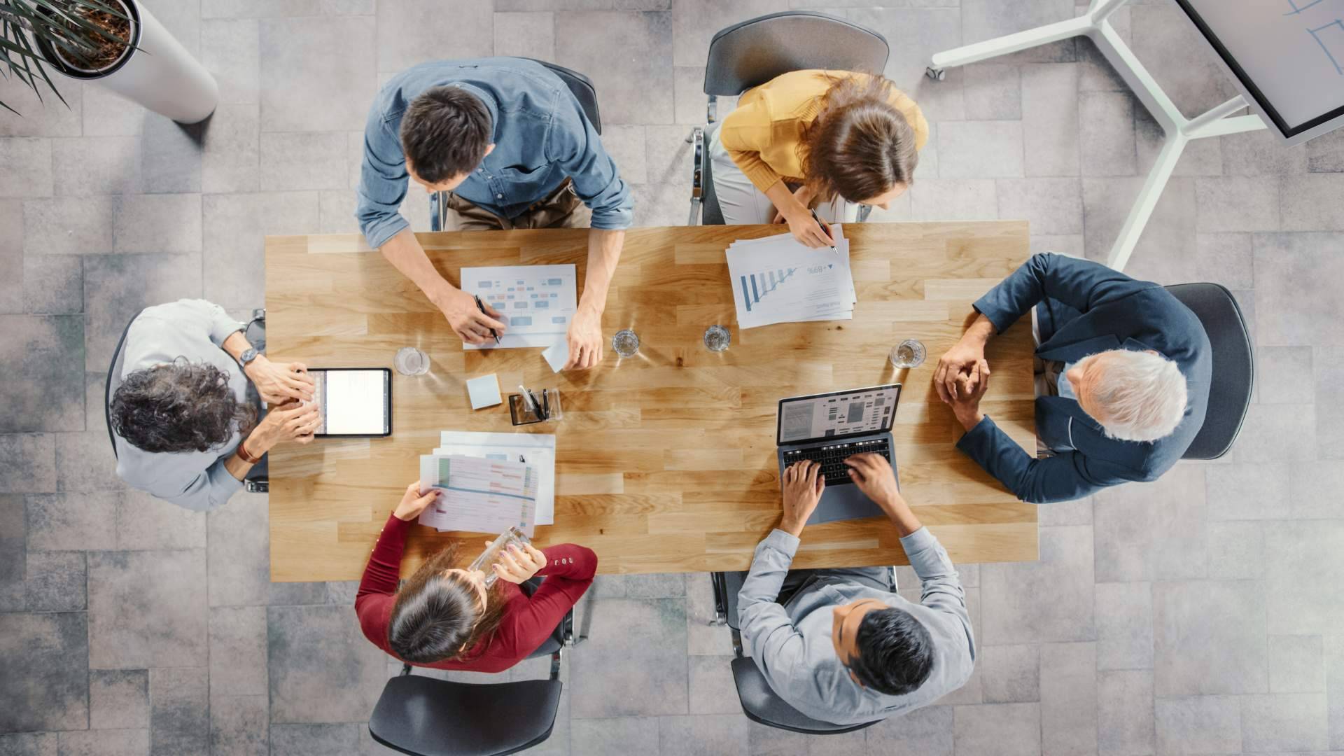 ¿Cuáles son los beneficios de contar con asesoría online especializada en emprendedores digitales y freelancers?