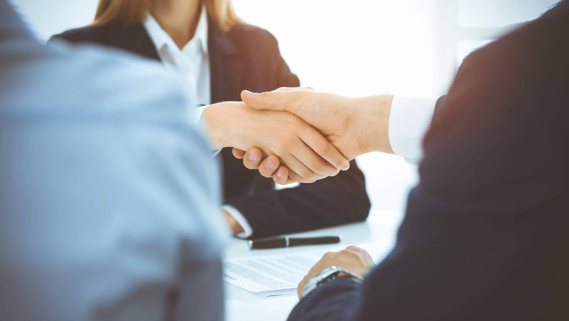 Los usuarios pueden publicar su perfil y recibir peticiones de clientes en el directorio de peritos Tuperito.online