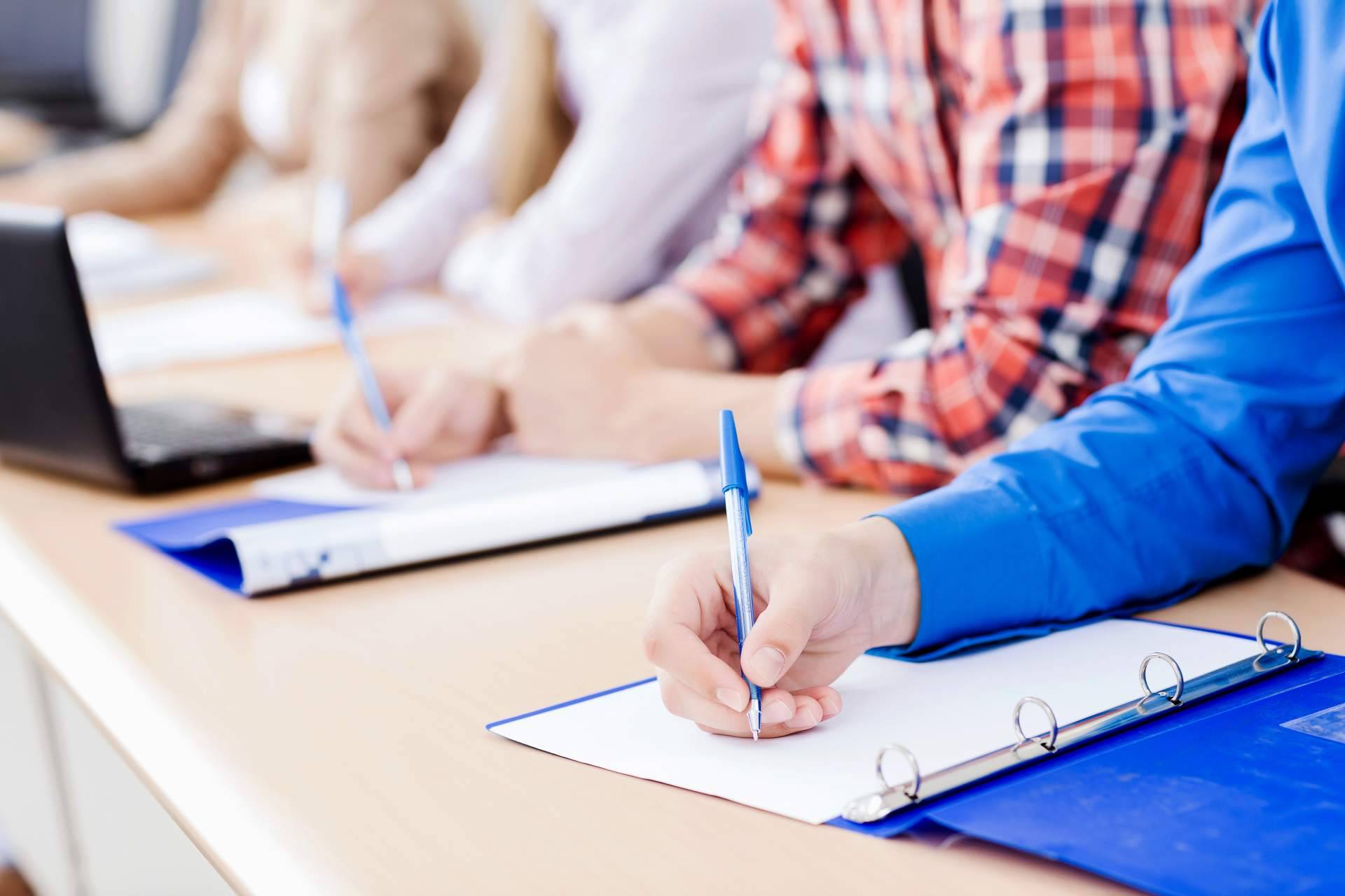 Academias.com, el buscador que ofrece las mejores academias de oposiciones