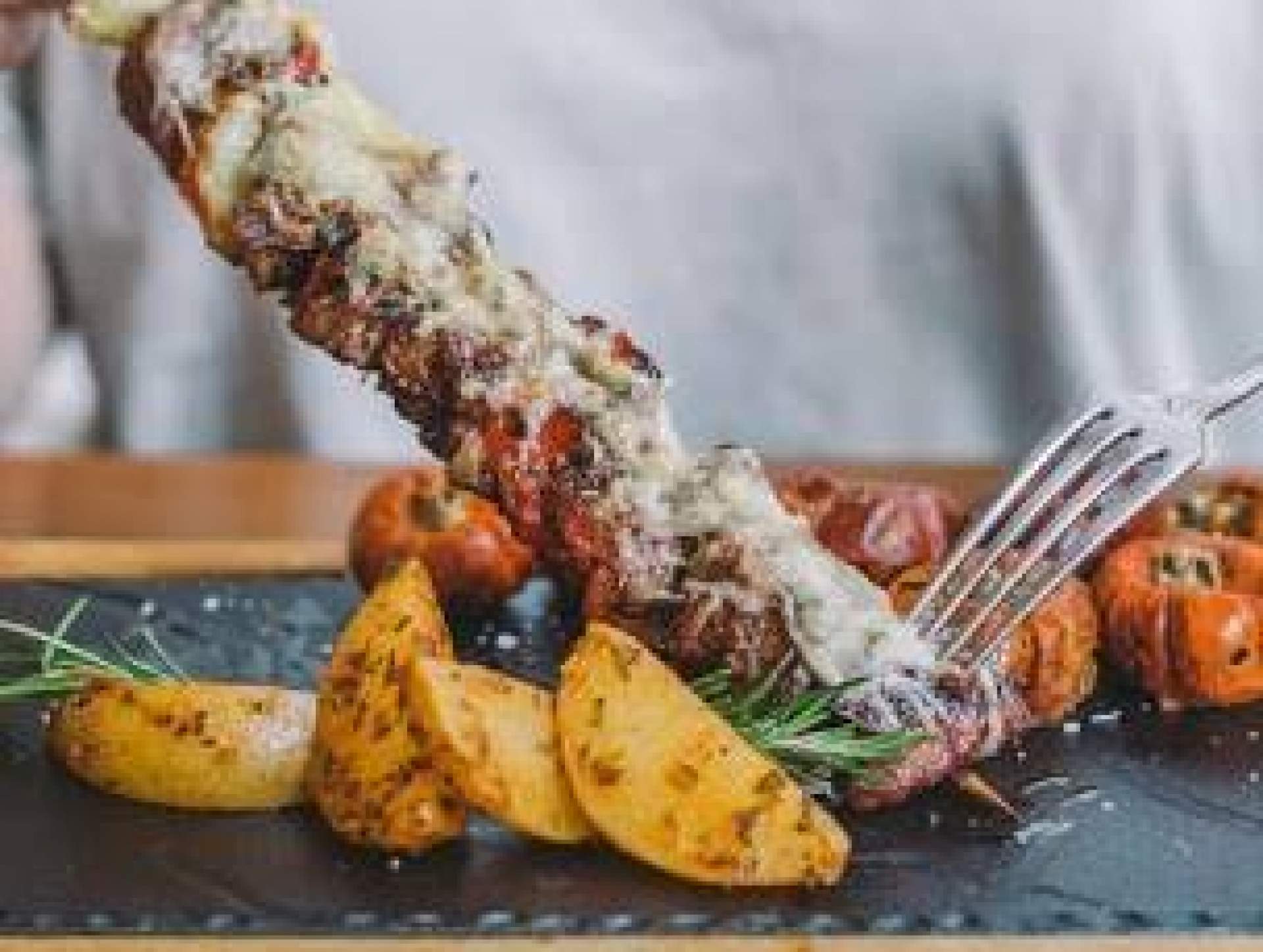 Vic Brasería apuesta por la cocina tradicional catalana a la brasa