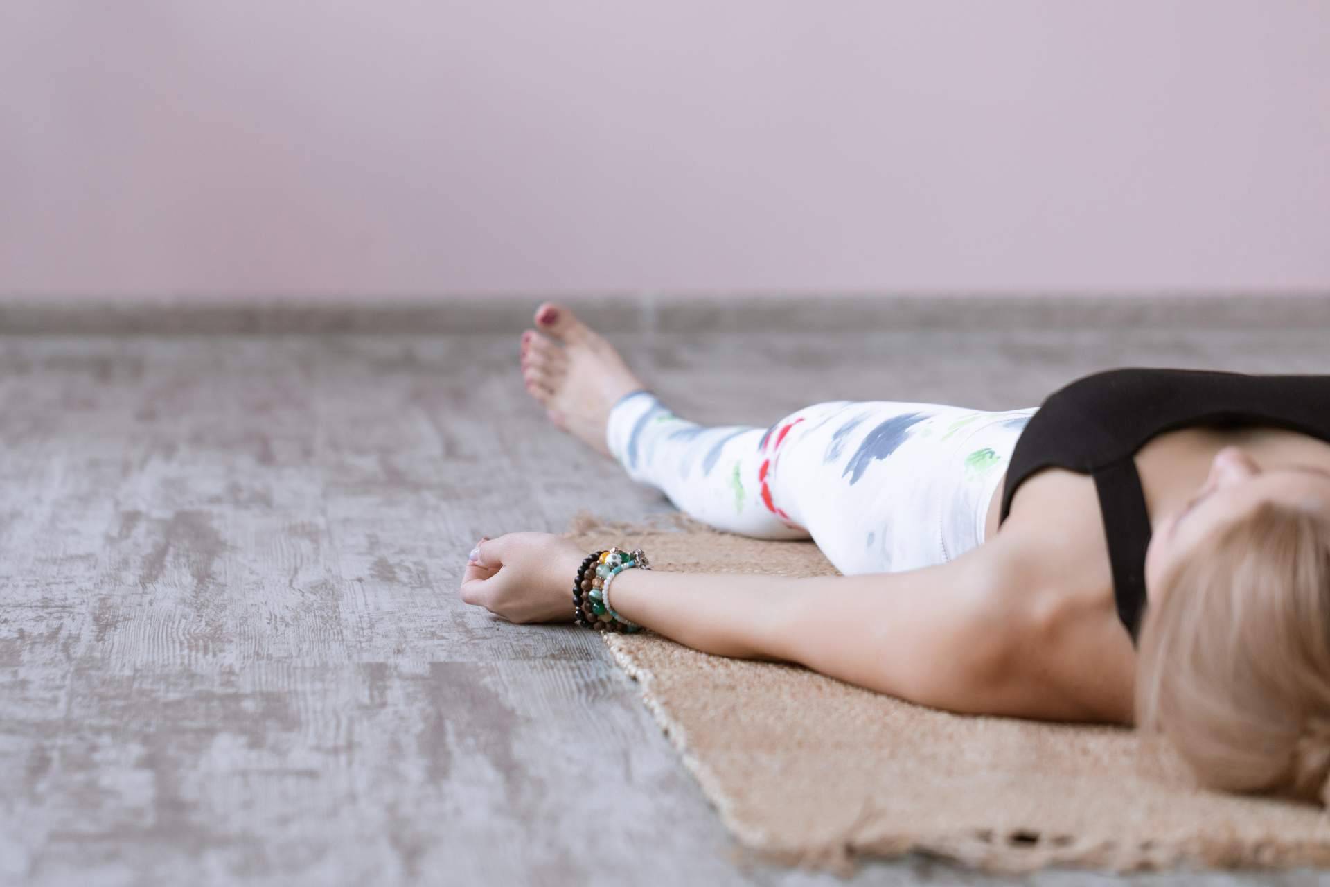 Aprender Yoga Nidra con el maestro de renombre Prashant Pandey y el centro Kavaalya