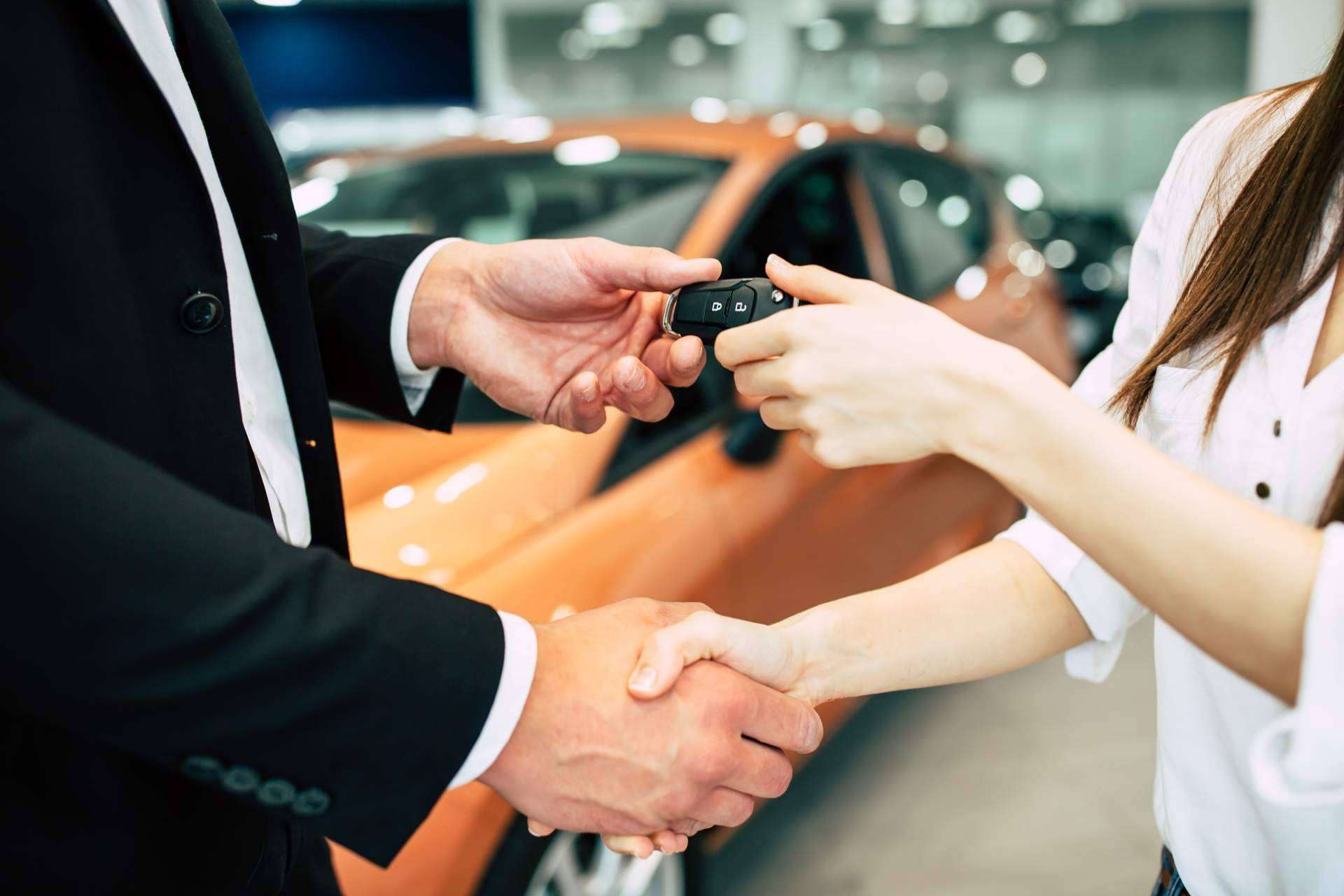 La transferencia de vehículos debe ser realizada justo tras la compraventa, por Testmotor