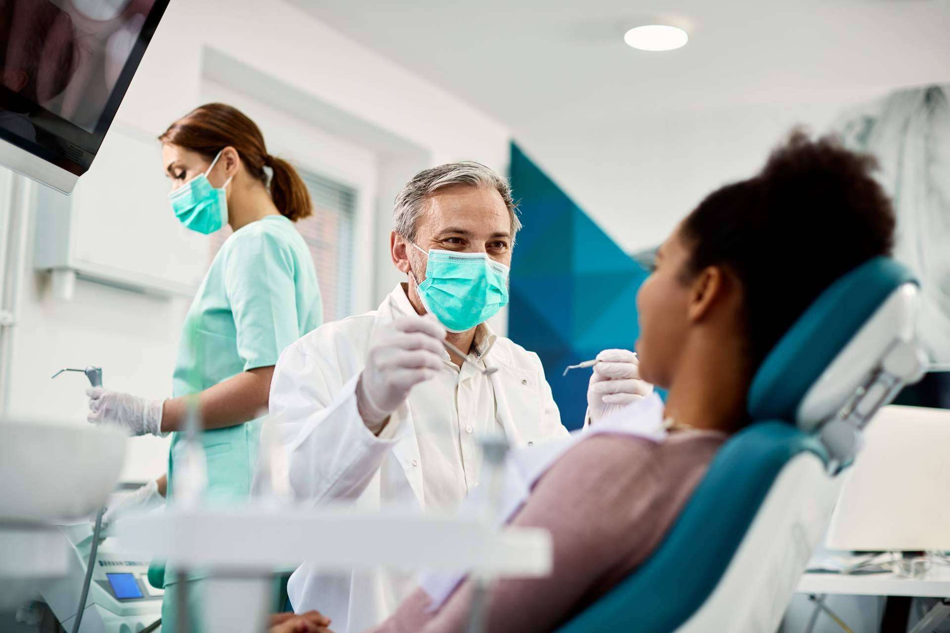 La importancia de mantener una boca sana con el equipo de profesionales de odontología en Collblanc, Qualident