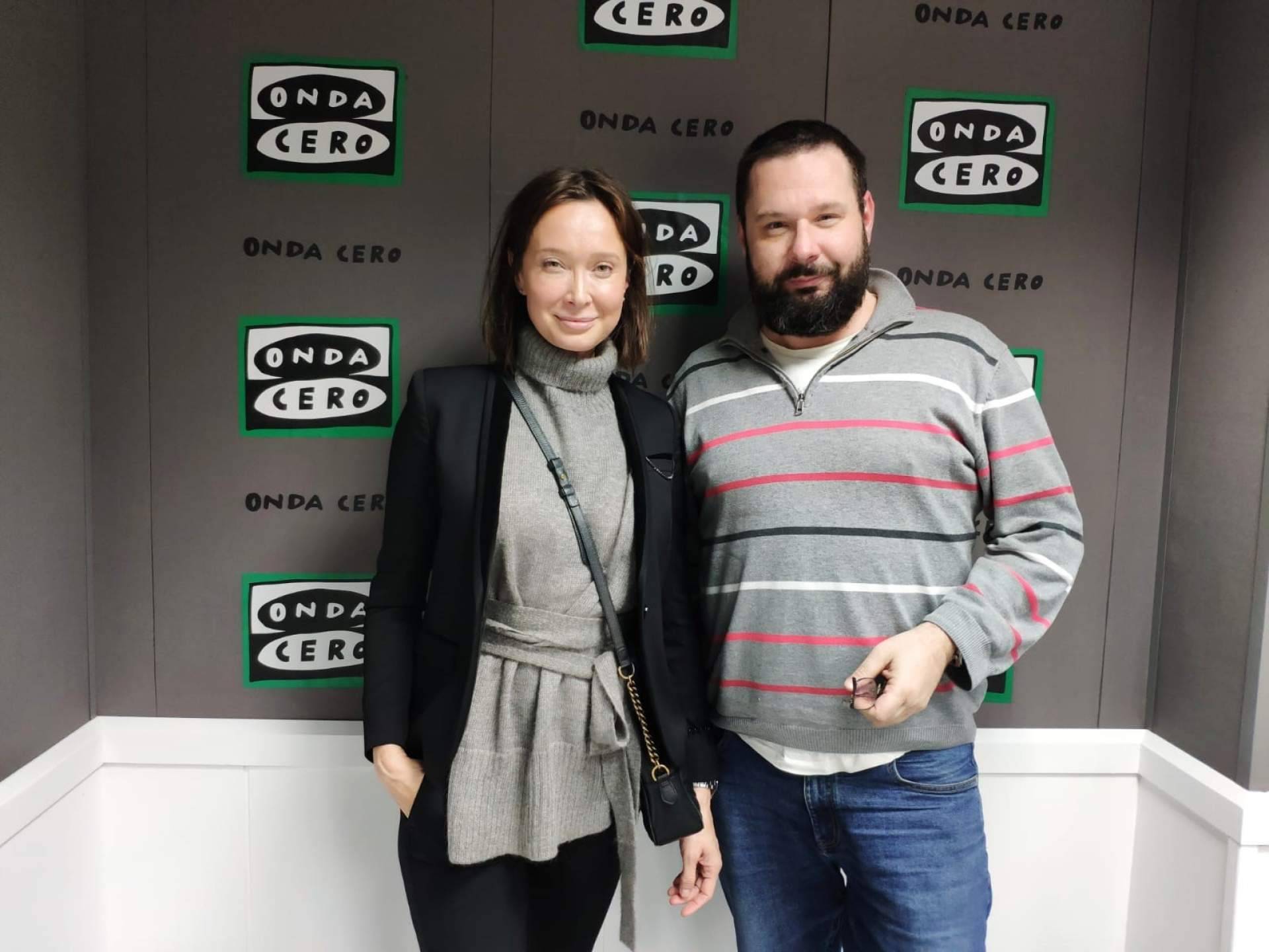 Katia Kokurina, la directora ejecutiva de Panel Sandwich Group concede una entrevista en Onda Cero Aragón