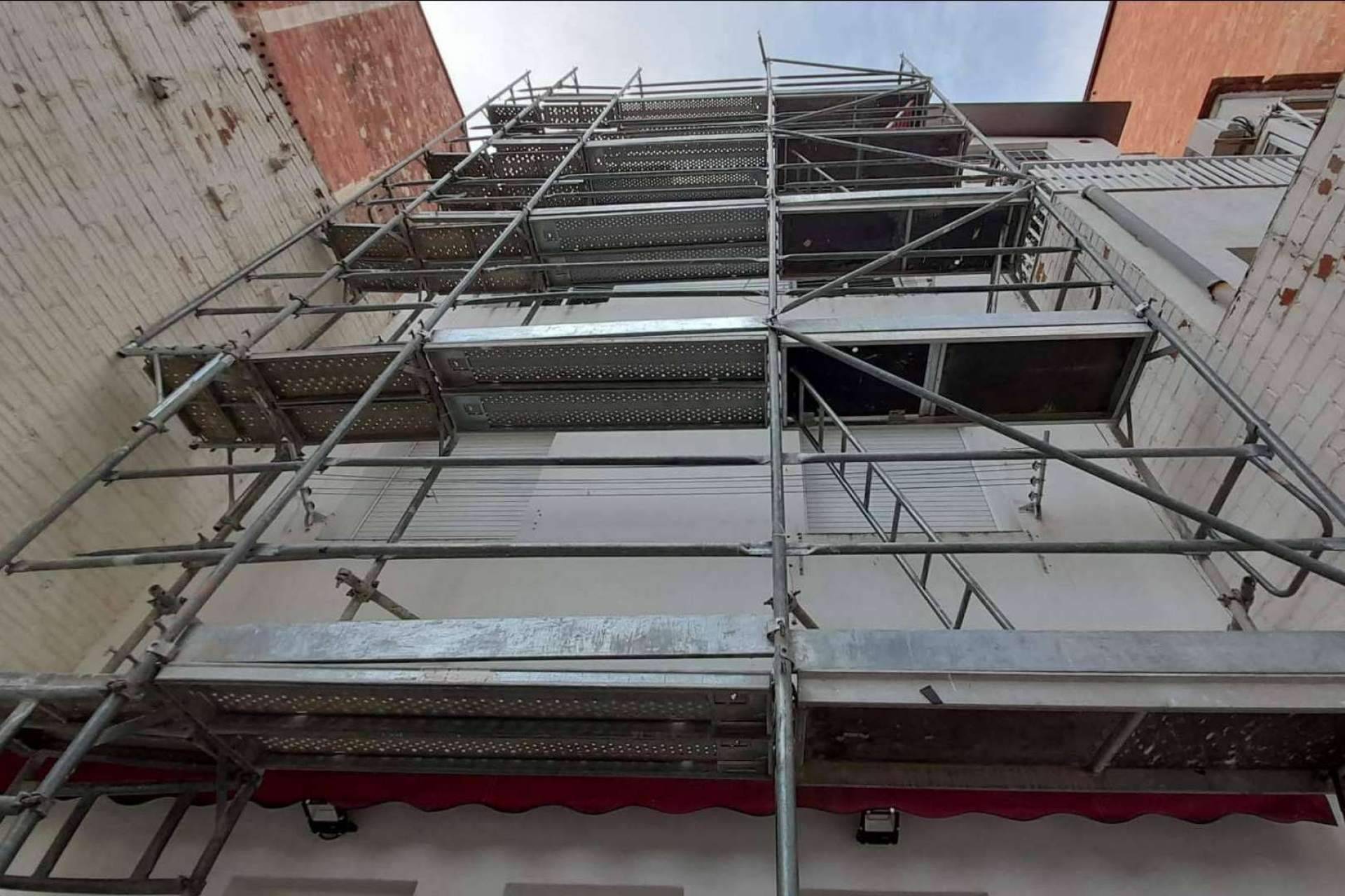 Los servicios que ofrece TusAndamiosBarcelona de alquiler de andamios Barcelona