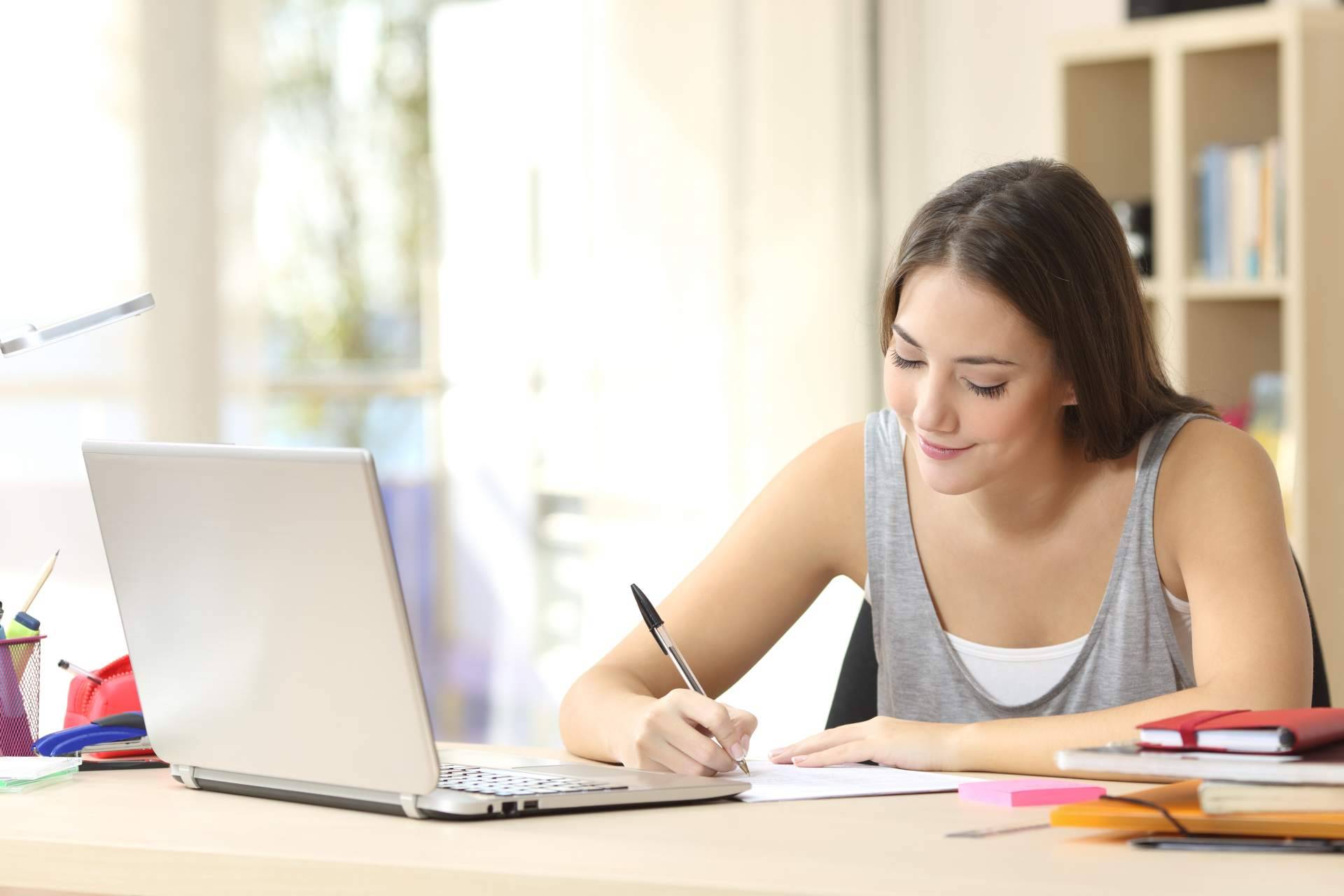 Hacer TFG ofrece un informe Turnitin antiplagio para un proyecto universitario