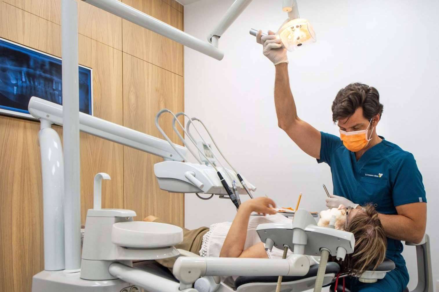 ¿Por qué es importante un implante dental de calidad?