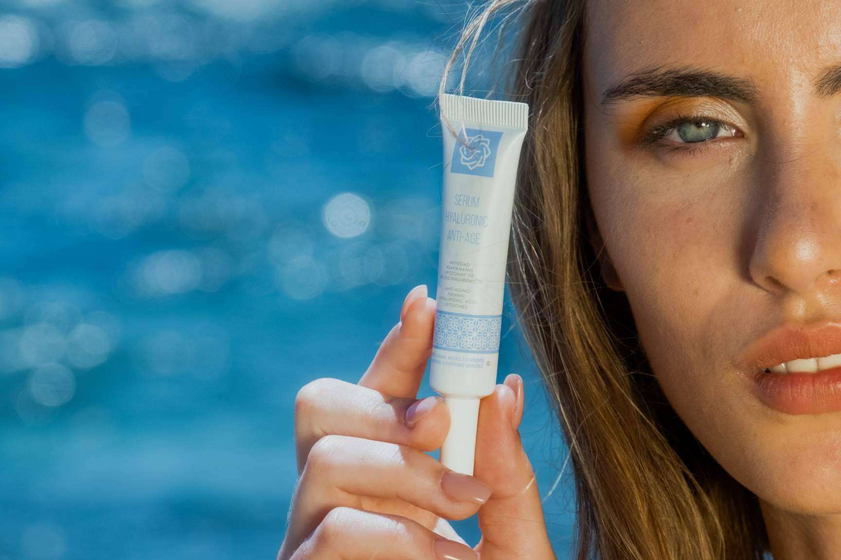 Las propiedades del serum hyaluronic anti-age de Finaderm