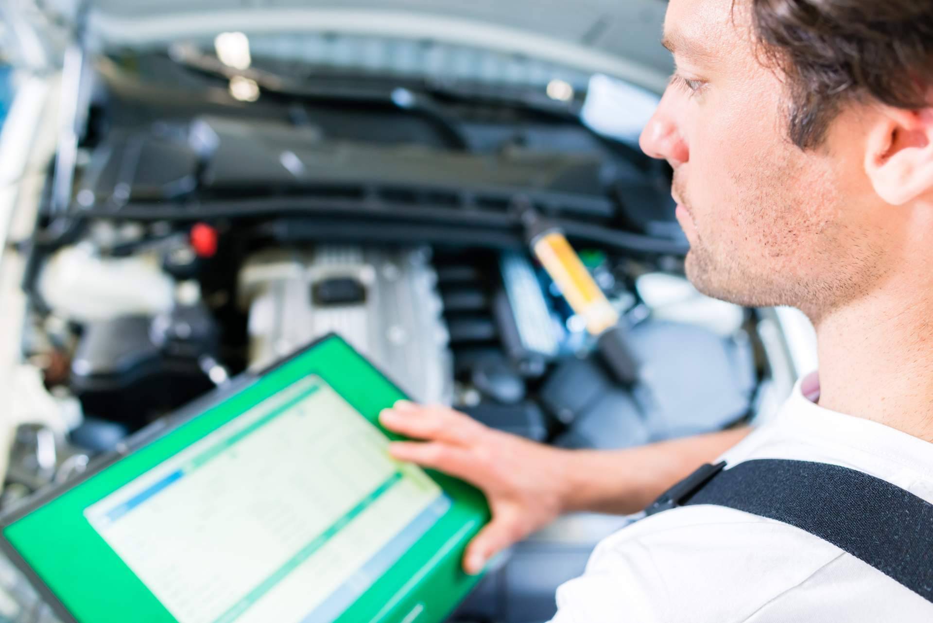 Conocer mejor el estado del vehículo con un test de diagnosis de coches con Test Motor
