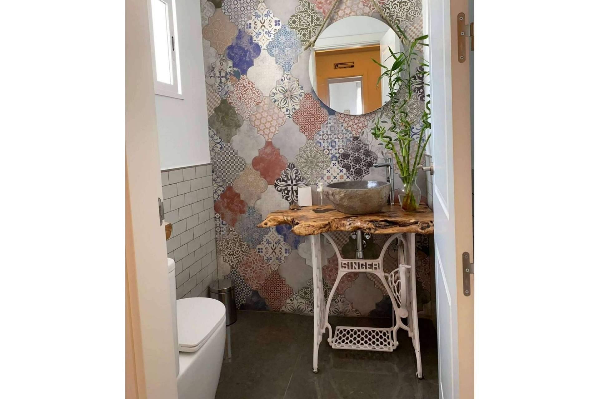 Encimeras de Olivo, un toque natural y elegante para el baño