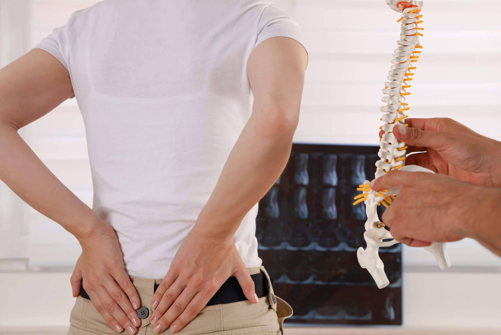Clínica Viasalud, su especialización es aliviar dolor de hernia discal con fisioterapia, sin cirugía