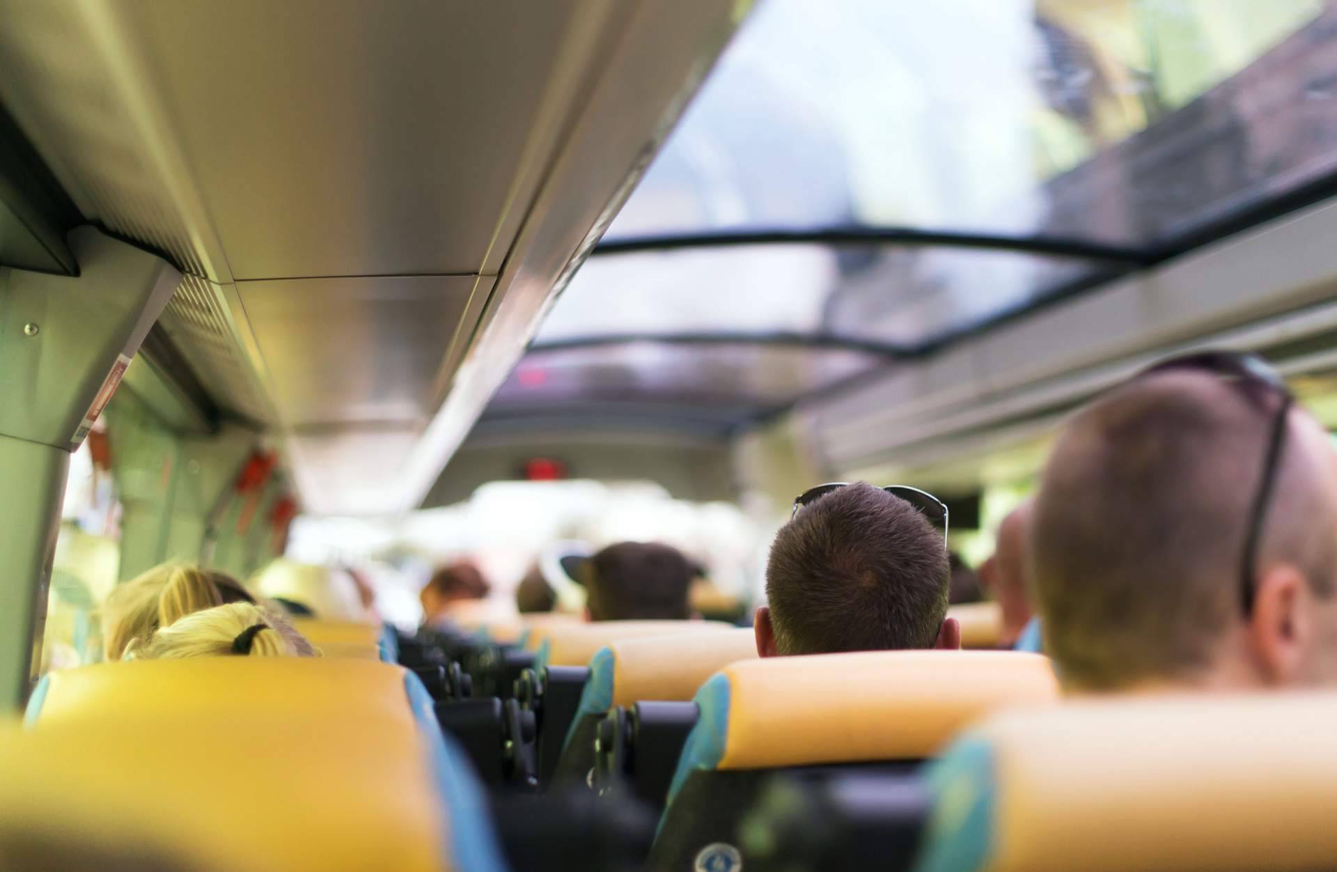 La compañía hazteUNBUS permite descubrir Asturias gracias a sus excursiones y visitas