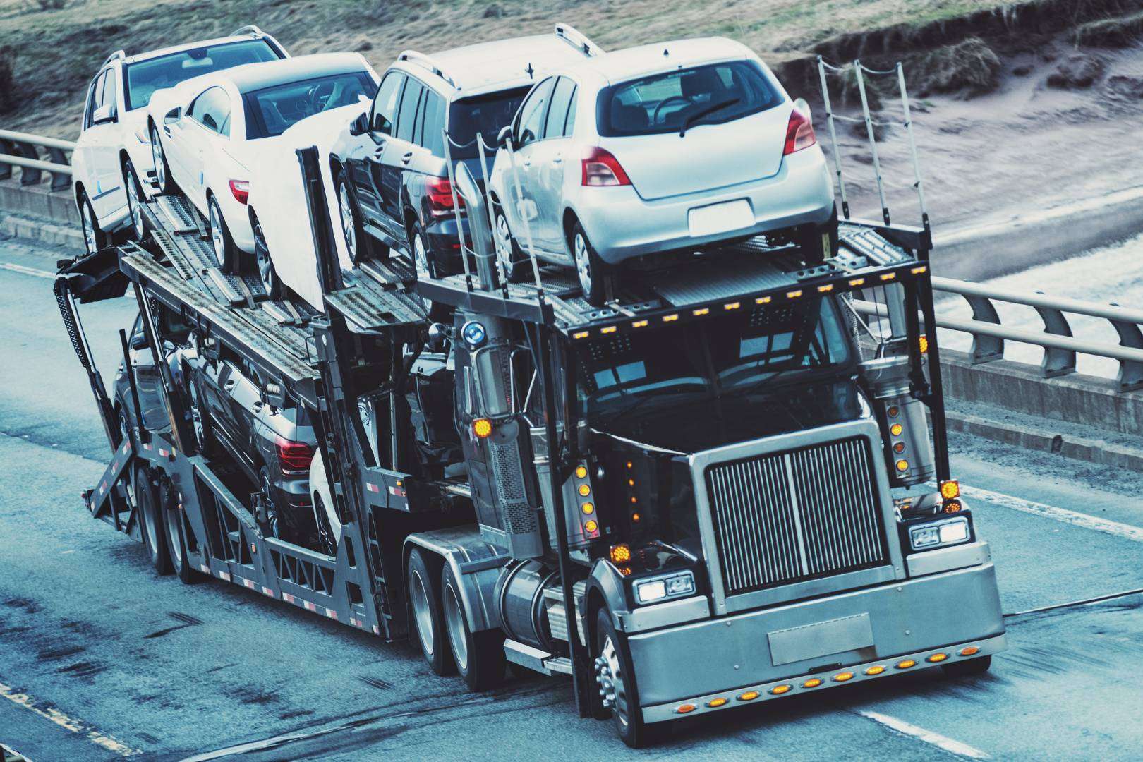 ¿Por qué contratar empresas de transporte de vehículos?, según Transportamos Tu Coche.com