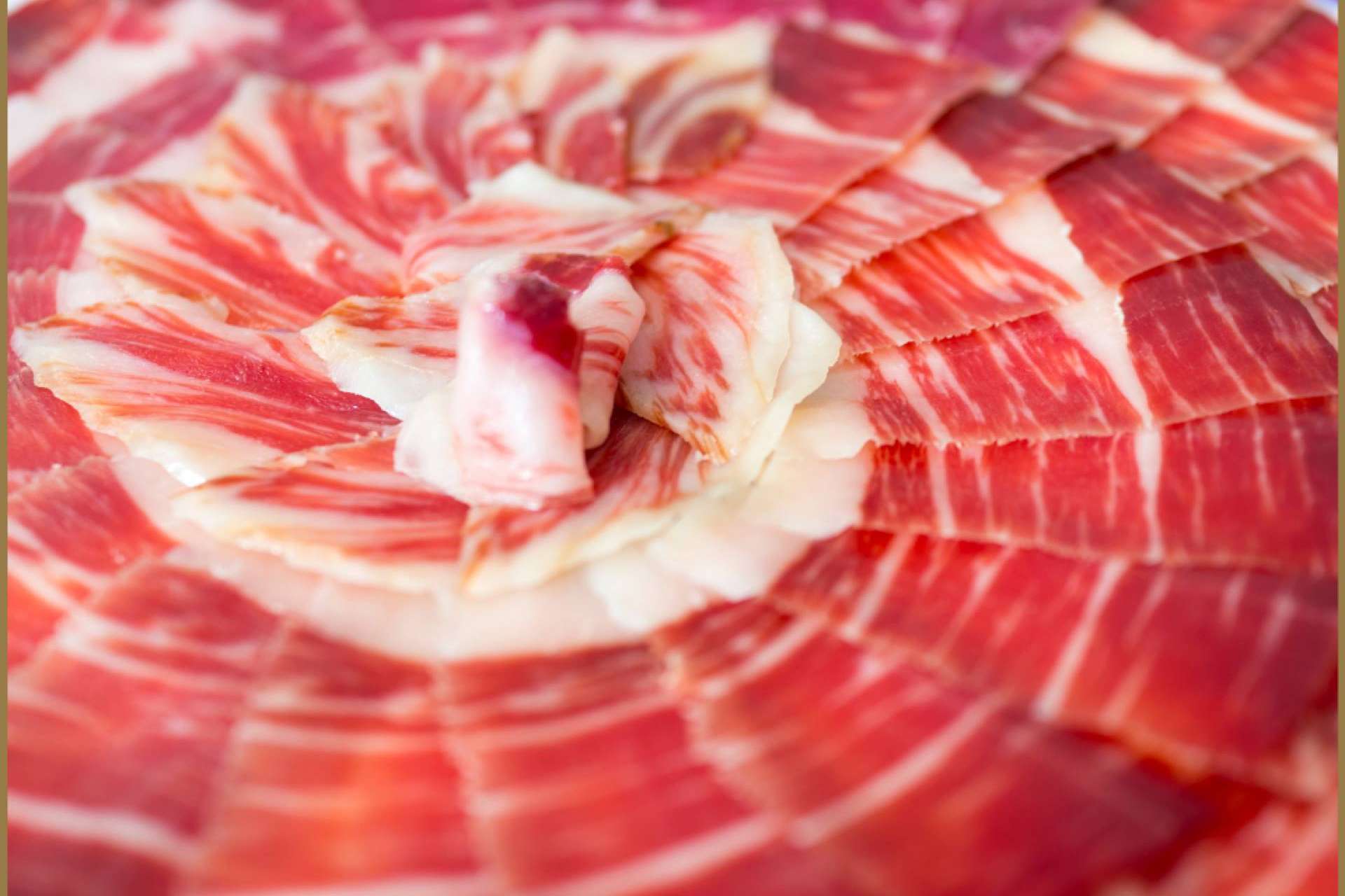 Ovipor, calidad y tradición en jamones y embutidos 100% ibéricos de bellota