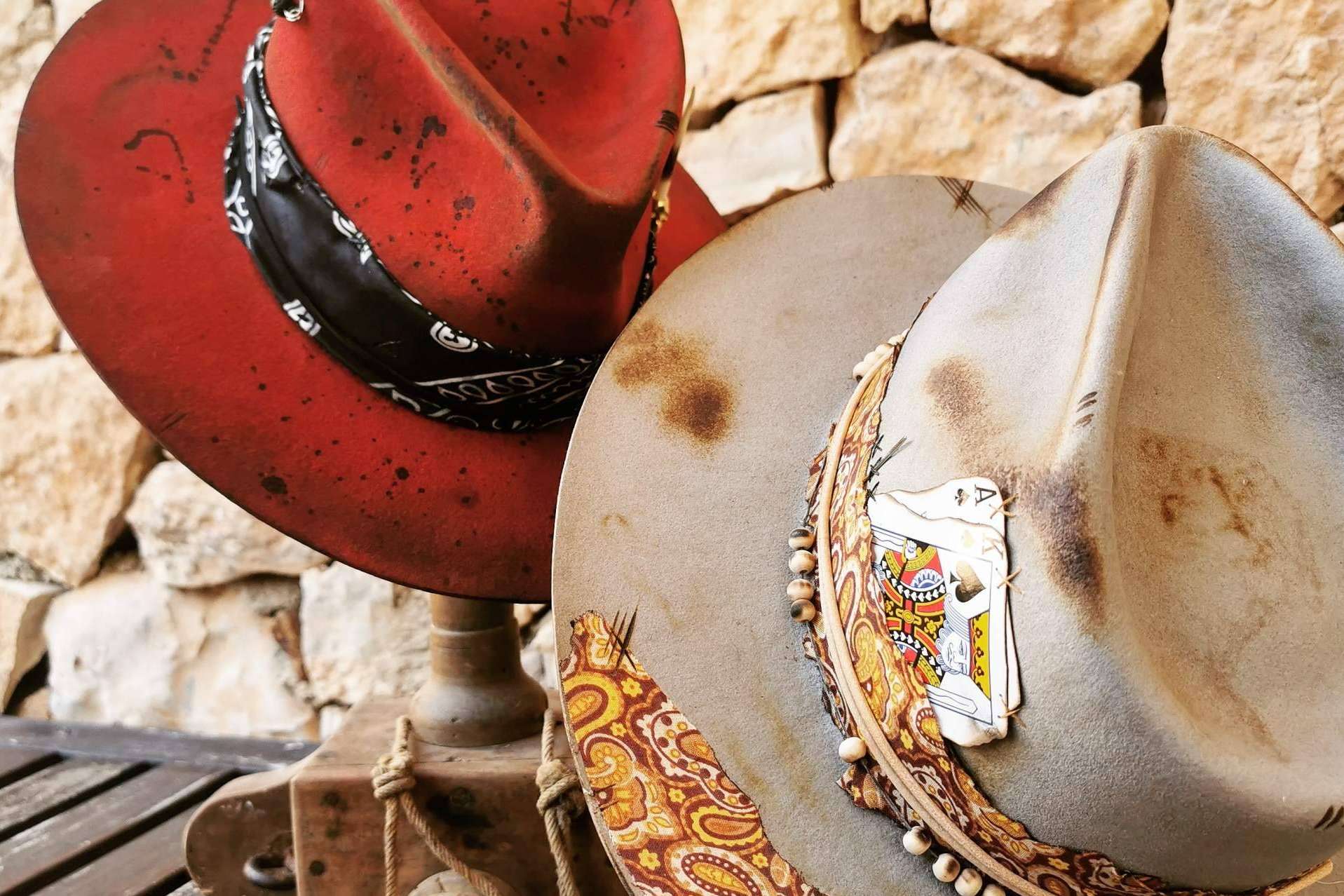 Proceso de elaboración y materiales que se utilizan en la producción de un sombrero de calidad premium