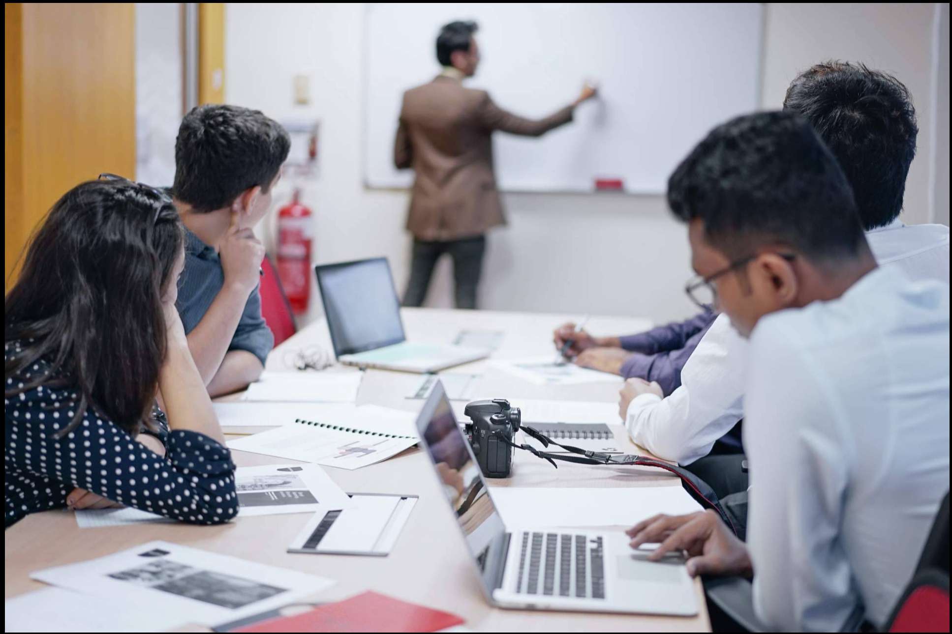 Mejorar el rendimiento de los trabajadores con cursos bonificados por parte de la fundación tripartita (FUNDAE), con Business Language Training