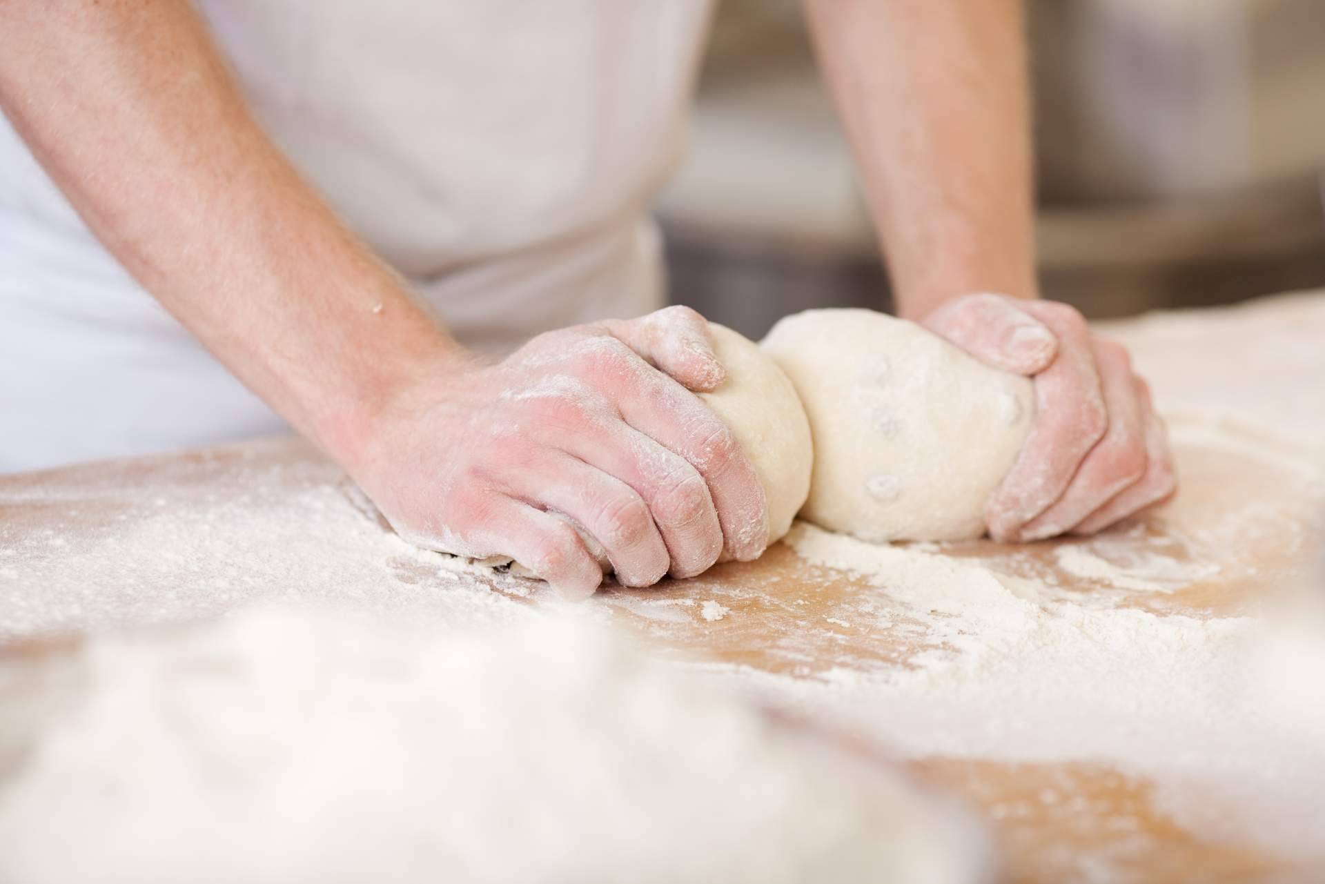 ¿Es importante realizar un curso de manipulador de alimentos para entrar a trabajar en el sector de la hostelería?, por Tecnas Servicios Integrales de Formación y Desarrollo SL