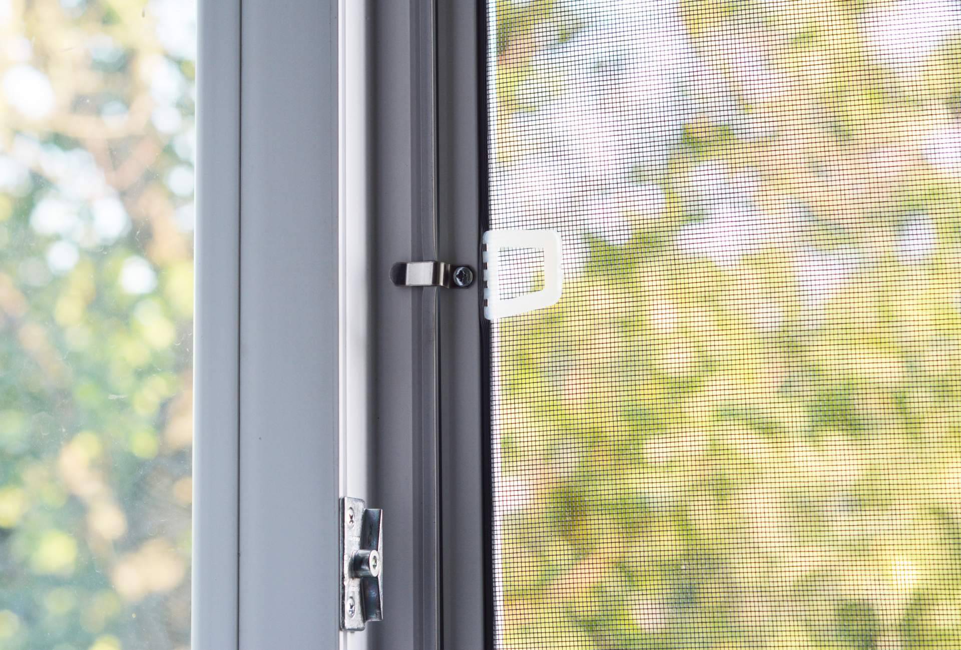Mosquiteras Baratas ofrece mosquiteras correderas para ventanas y puertas correderas a medida