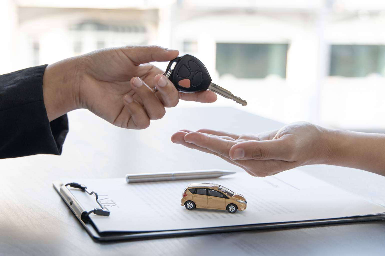 ¿Cuáles son las diferencias entre el leasing y el renting de coches?
