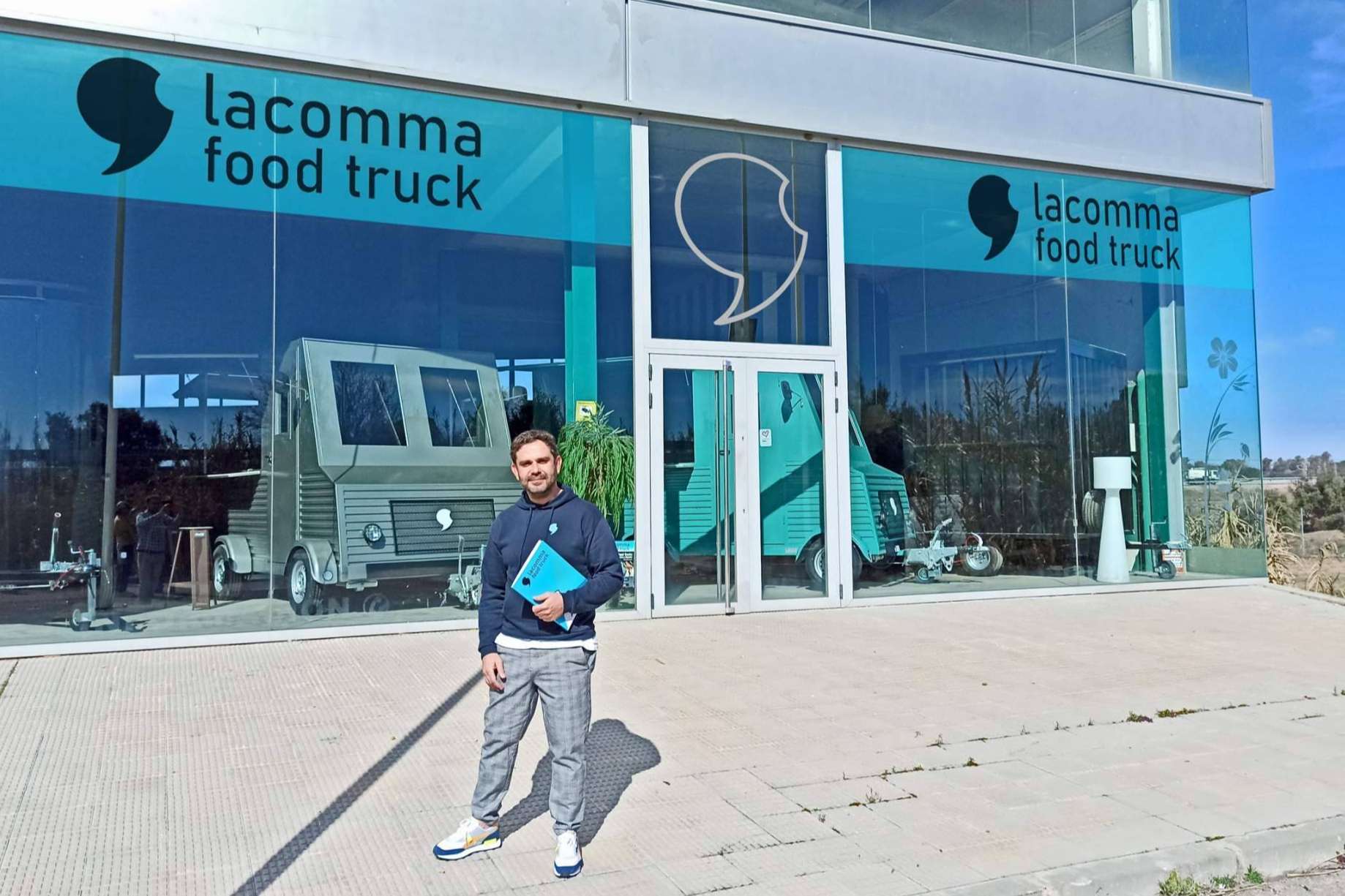 LACOMMA inaugura un punto de distribución de food trucks en el centro de la península