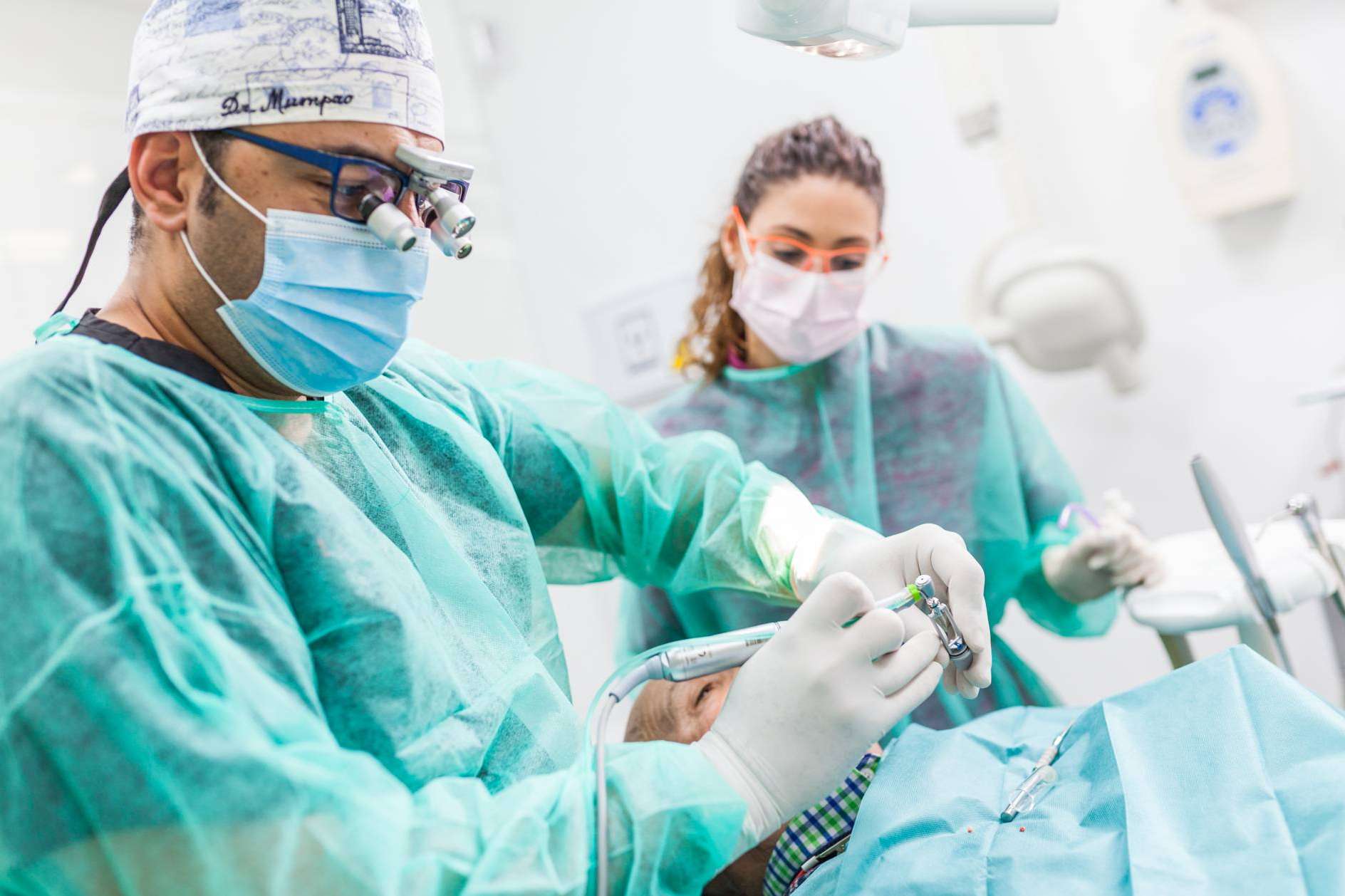 Dental Implantologie, clinica dental especializada en implantes dentales