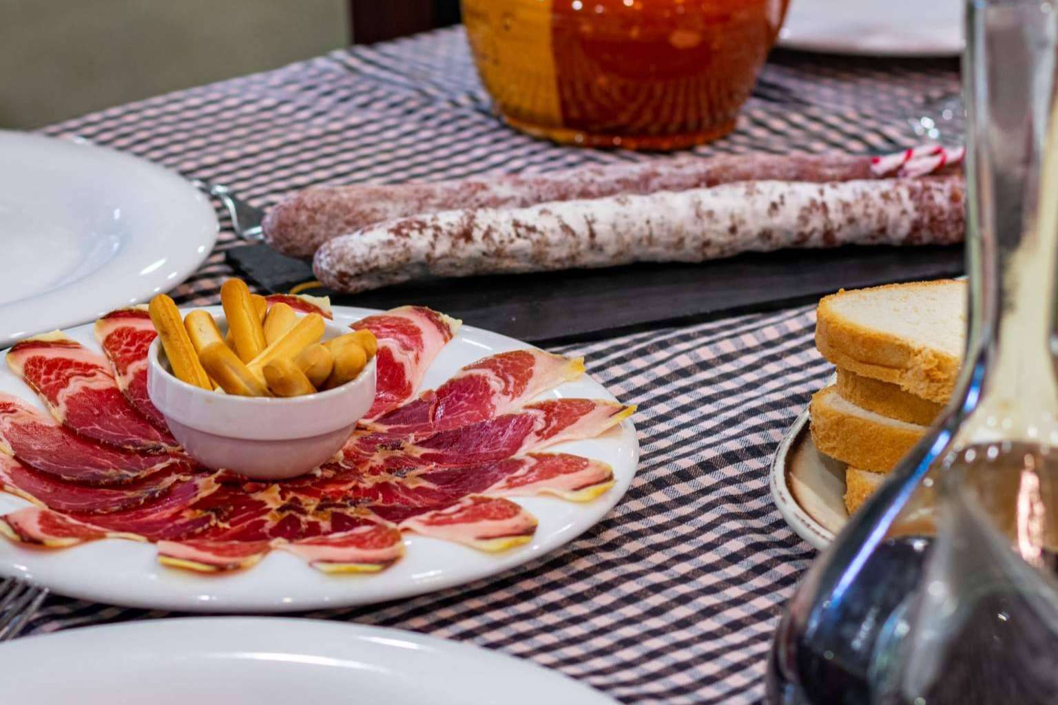 Pasa Tapas, la comida tradicional que se esconde en medio de la Barceloneta