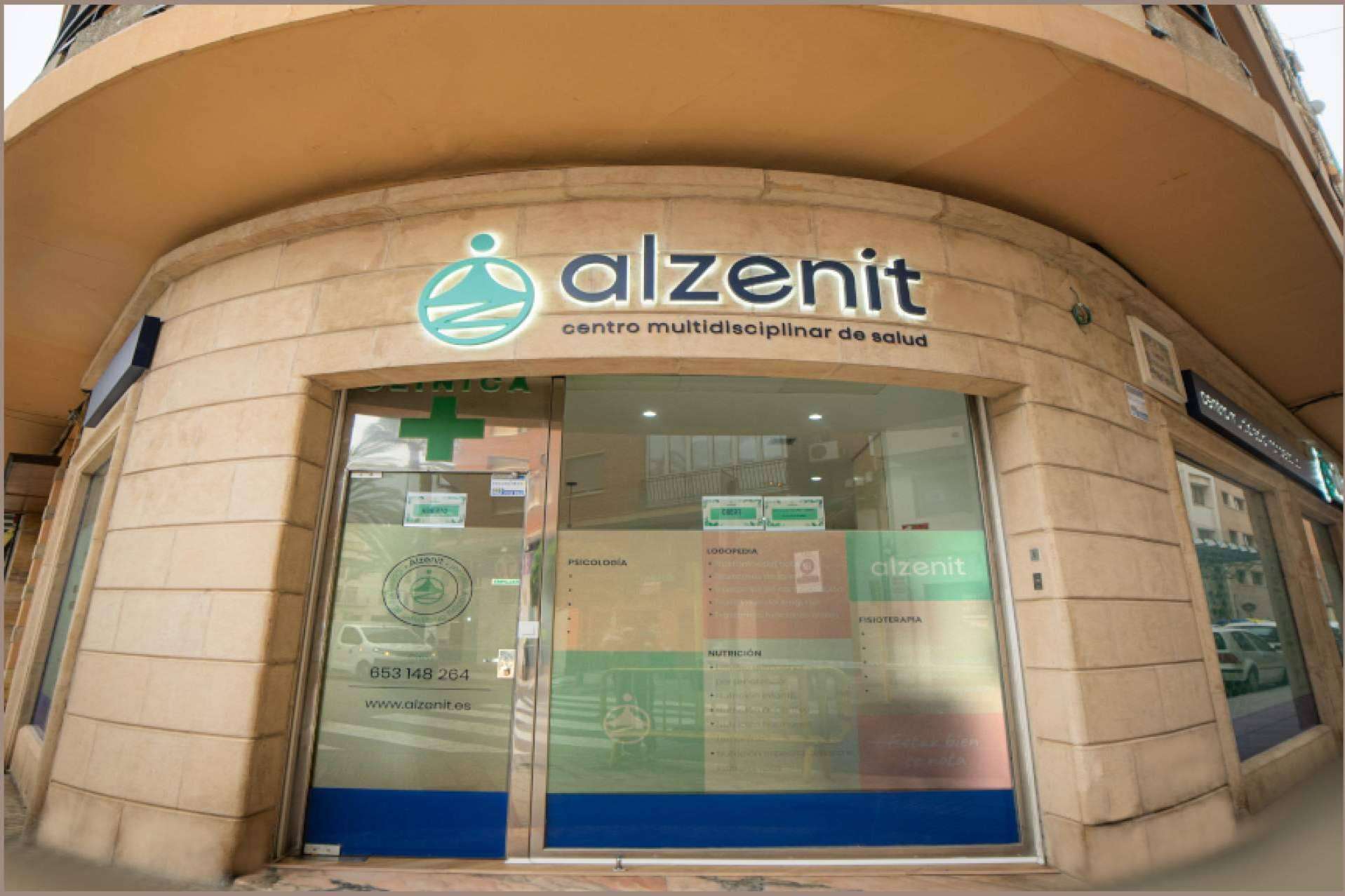 El centro de especialidades sanitarias en Alzira es Alzenit