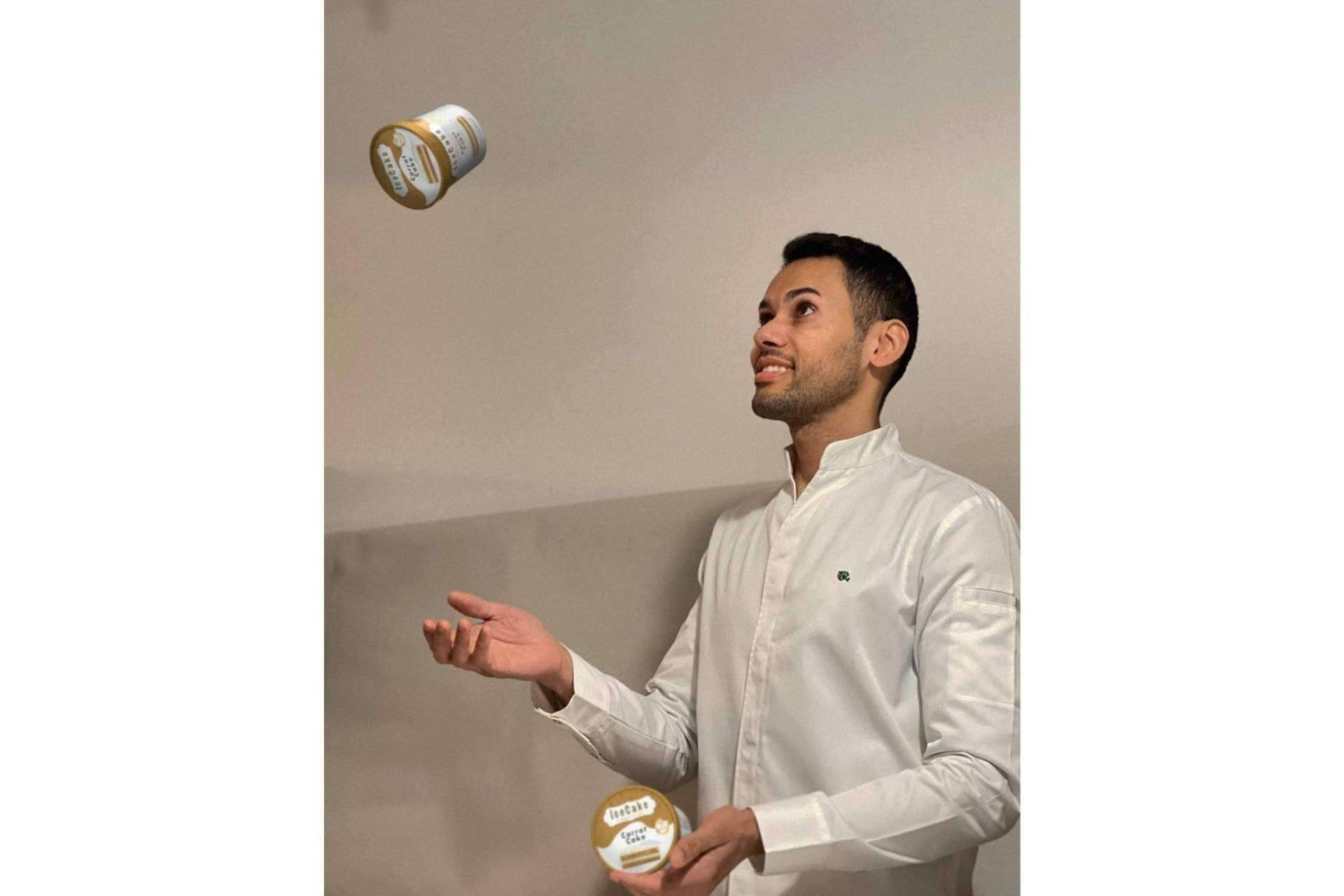Roger Carvallo presenta el helado de carrot cake, la nueva delicia de IceCake